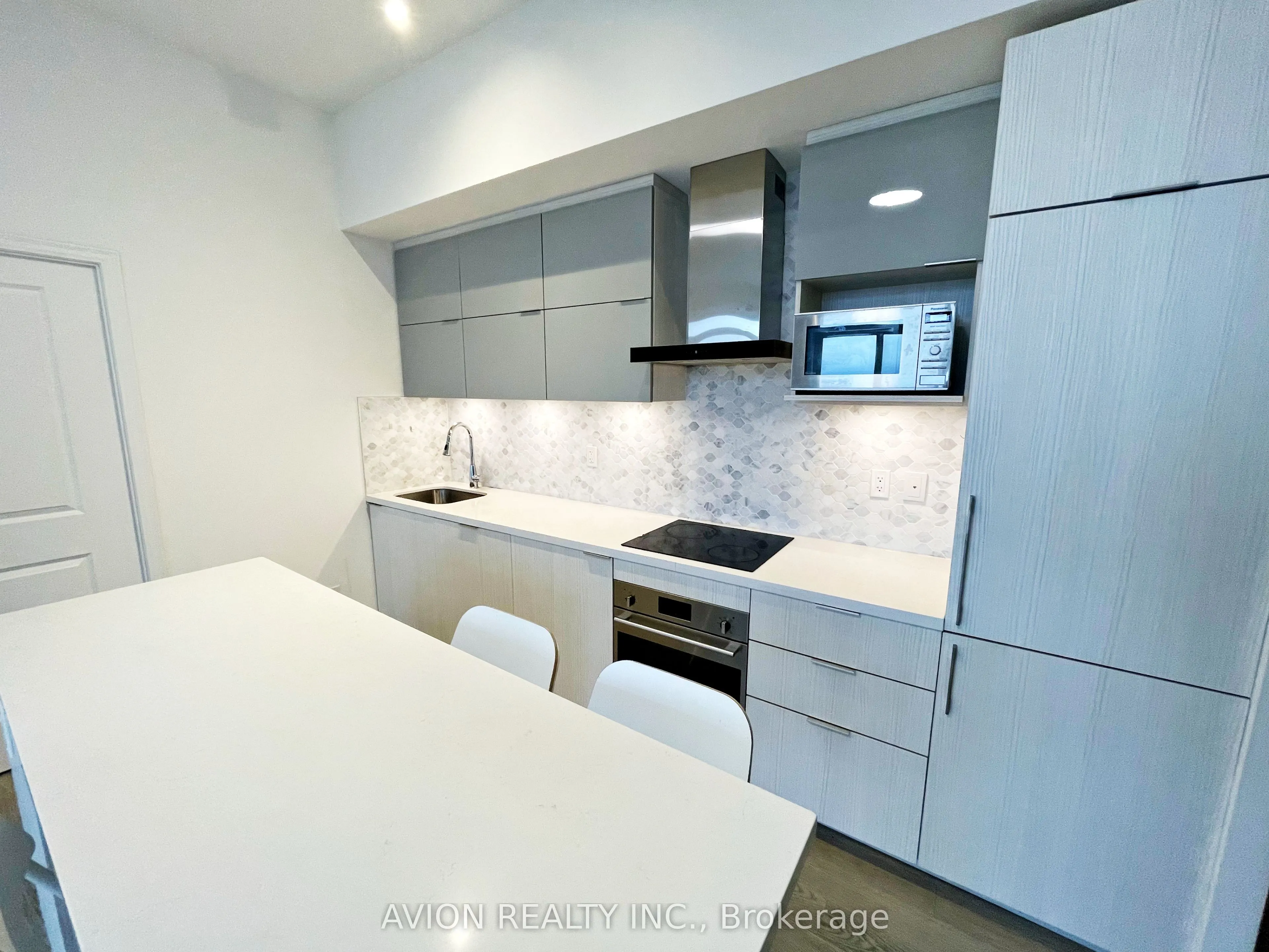 10 Rouge Valley Drive W #925A