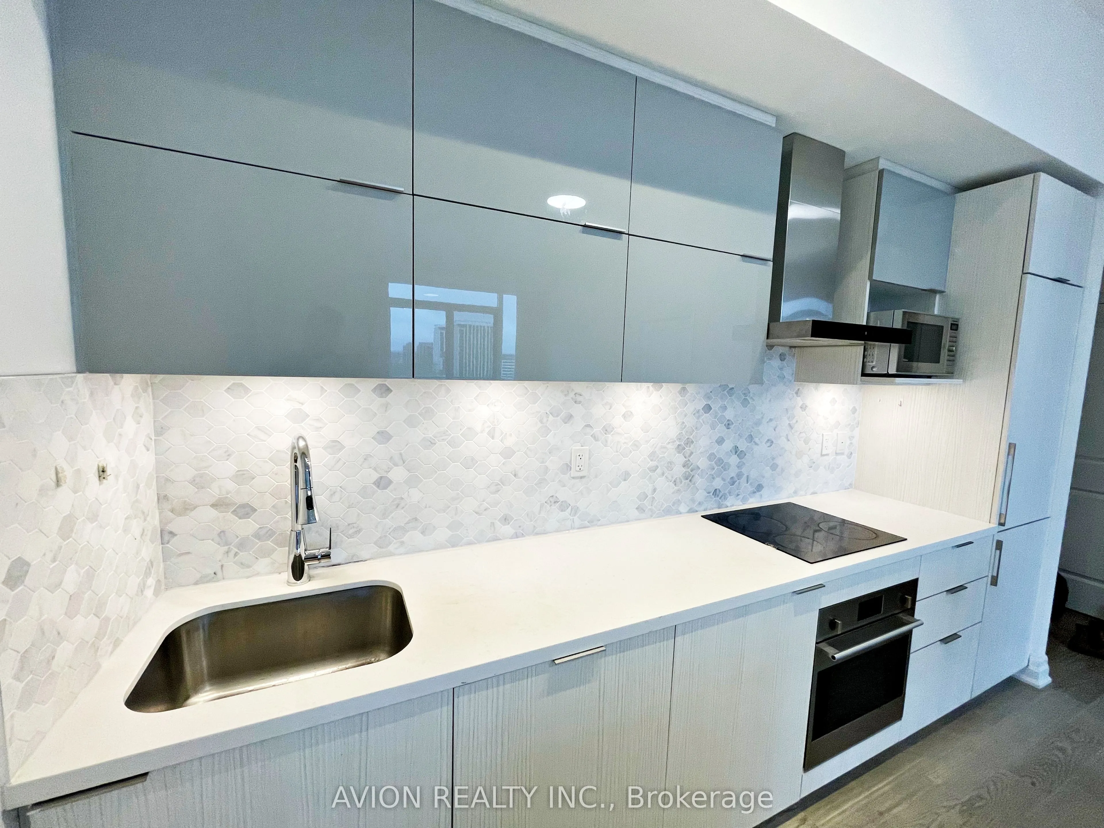 10 Rouge Valley Drive W #925A