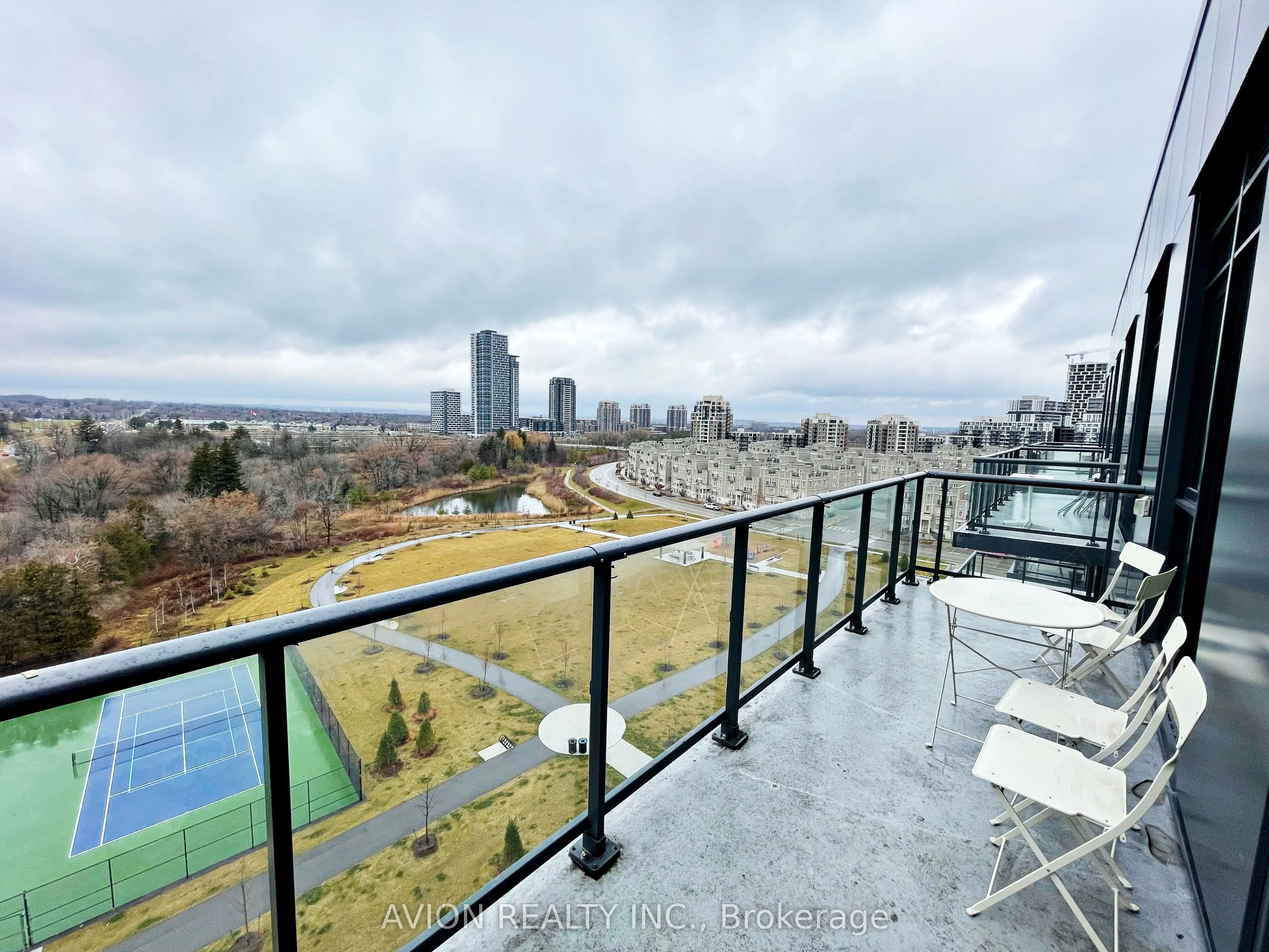 10 Rouge Valley Drive W #925A