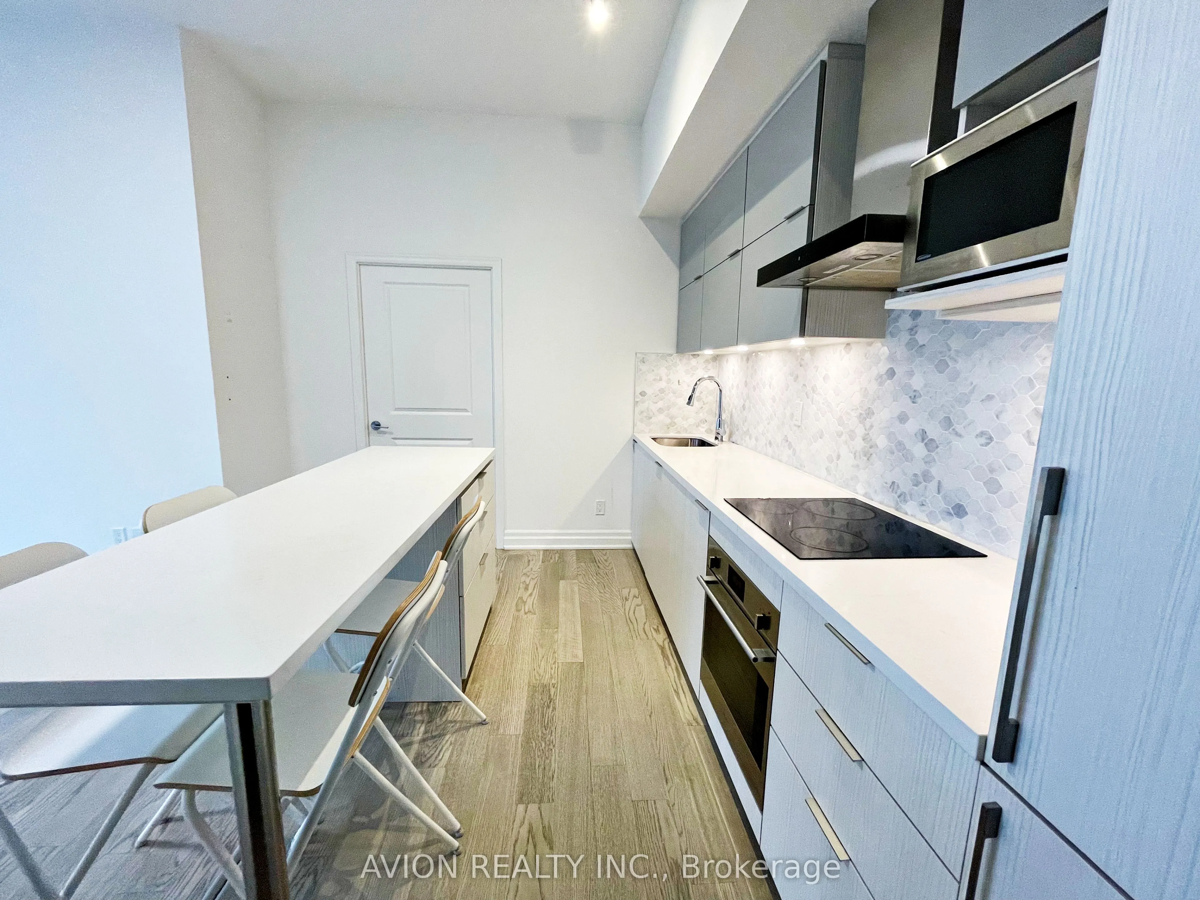 10 Rouge Valley Drive W #925A