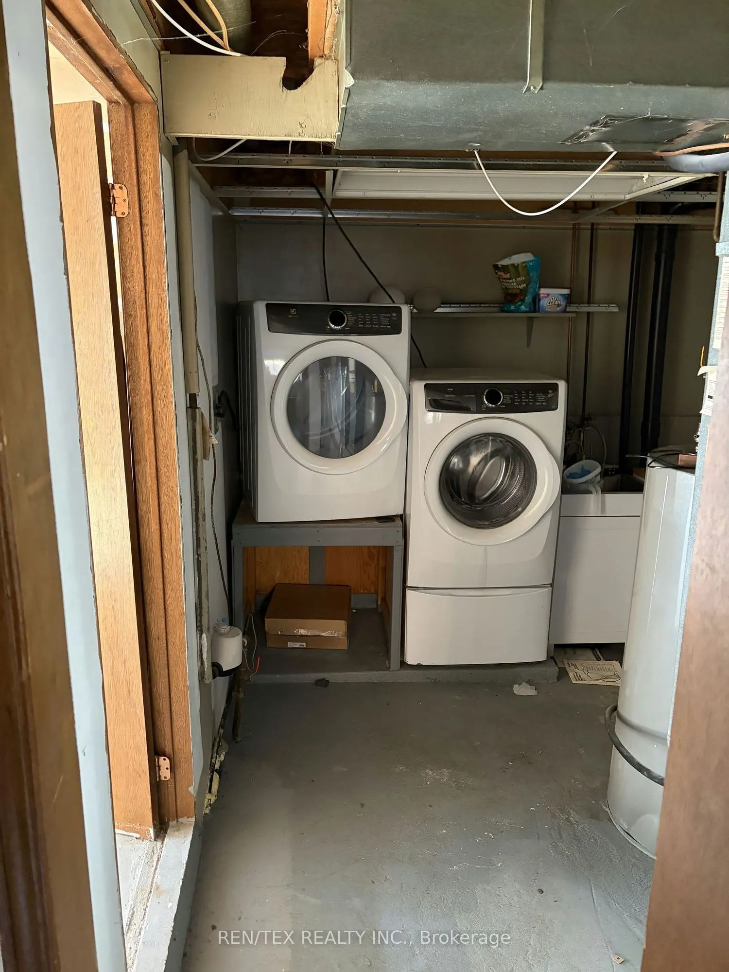 93 Maplegrove Avenue #Lower Level