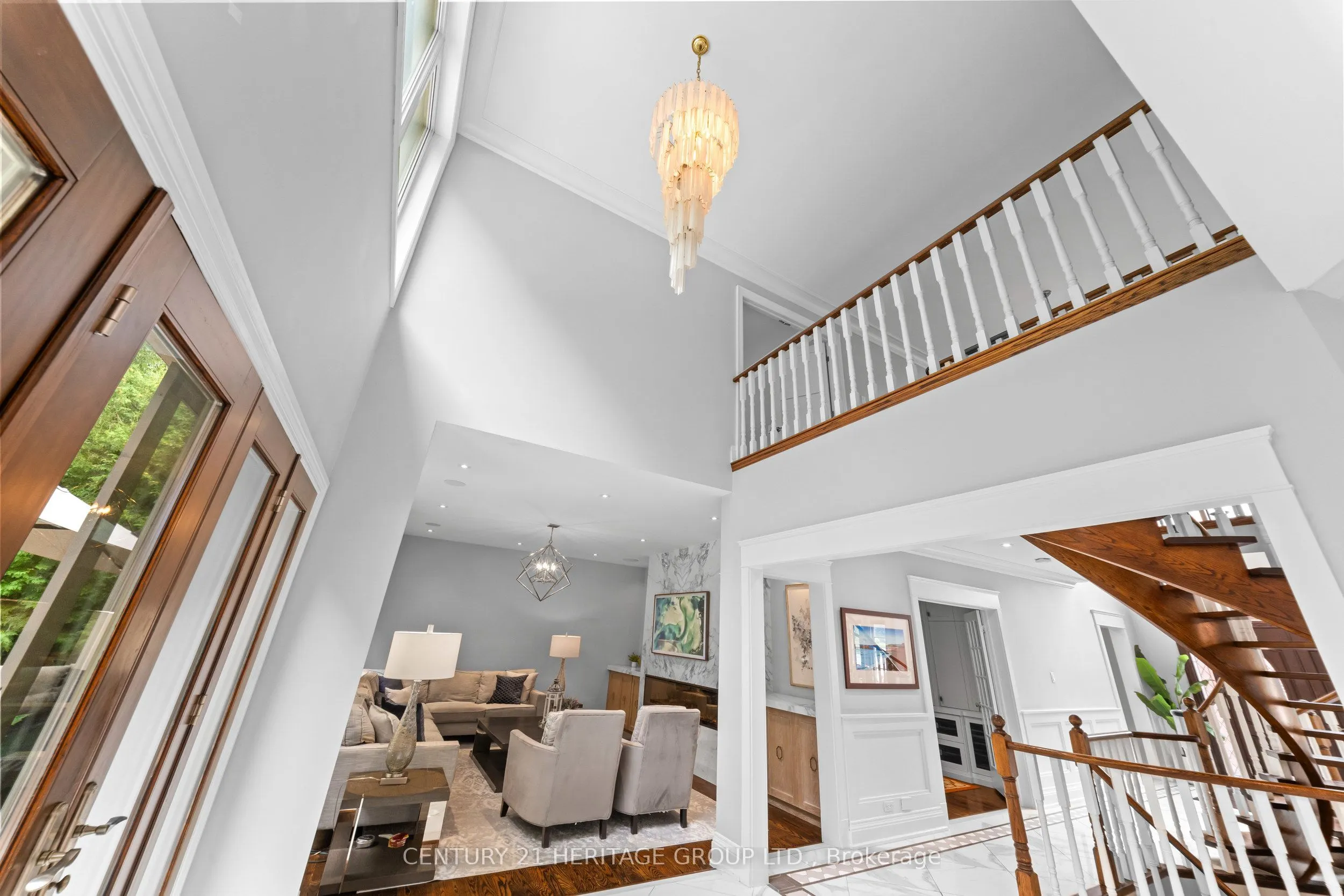 48 Carlyle Crescent