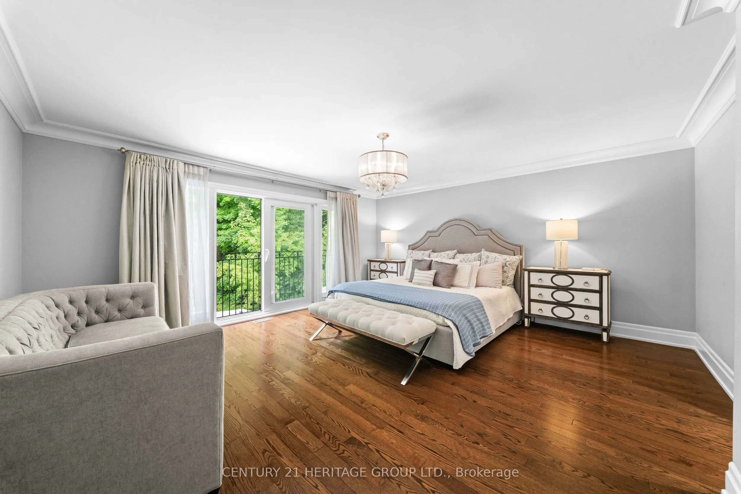 48 Carlyle Crescent