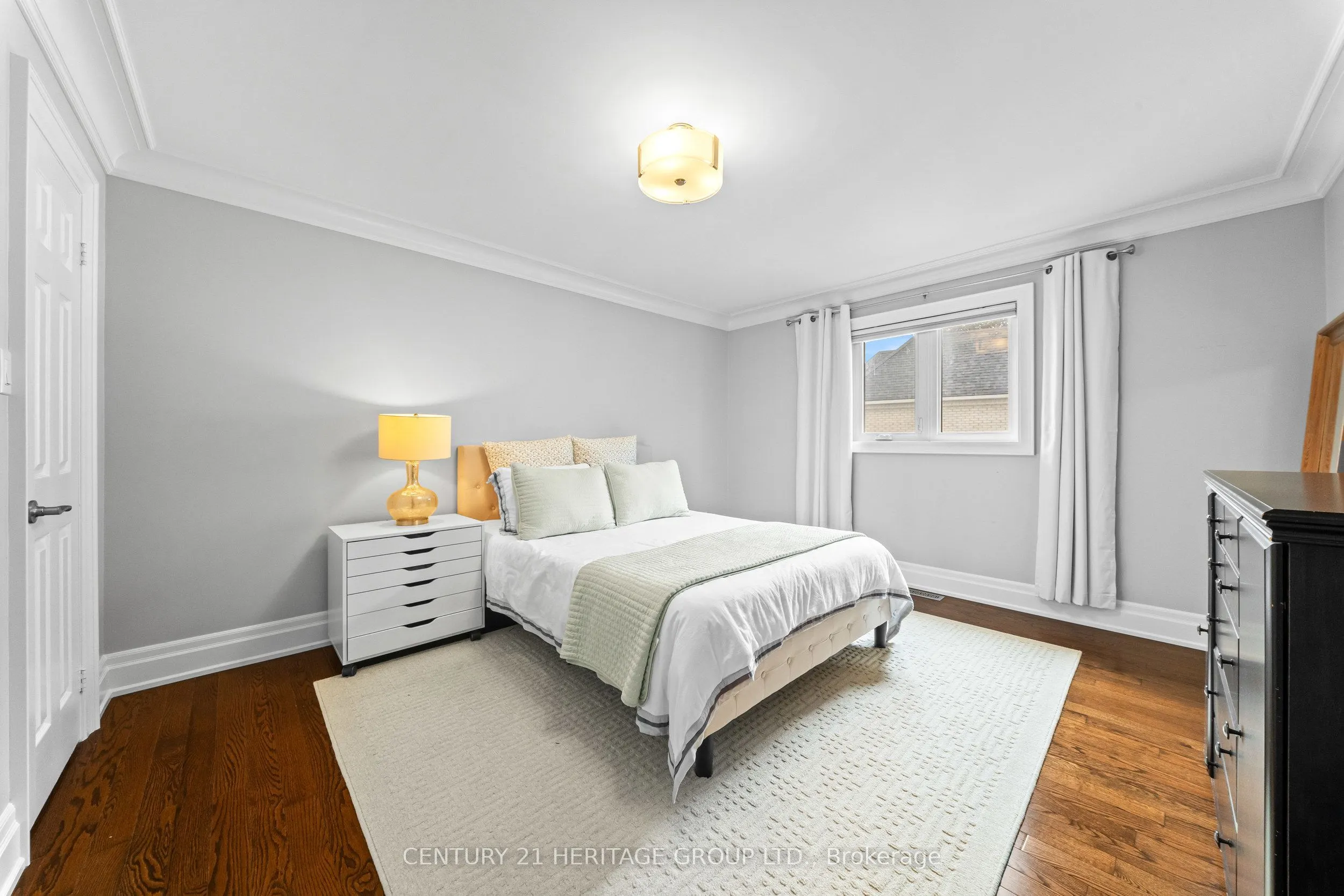 48 Carlyle Crescent