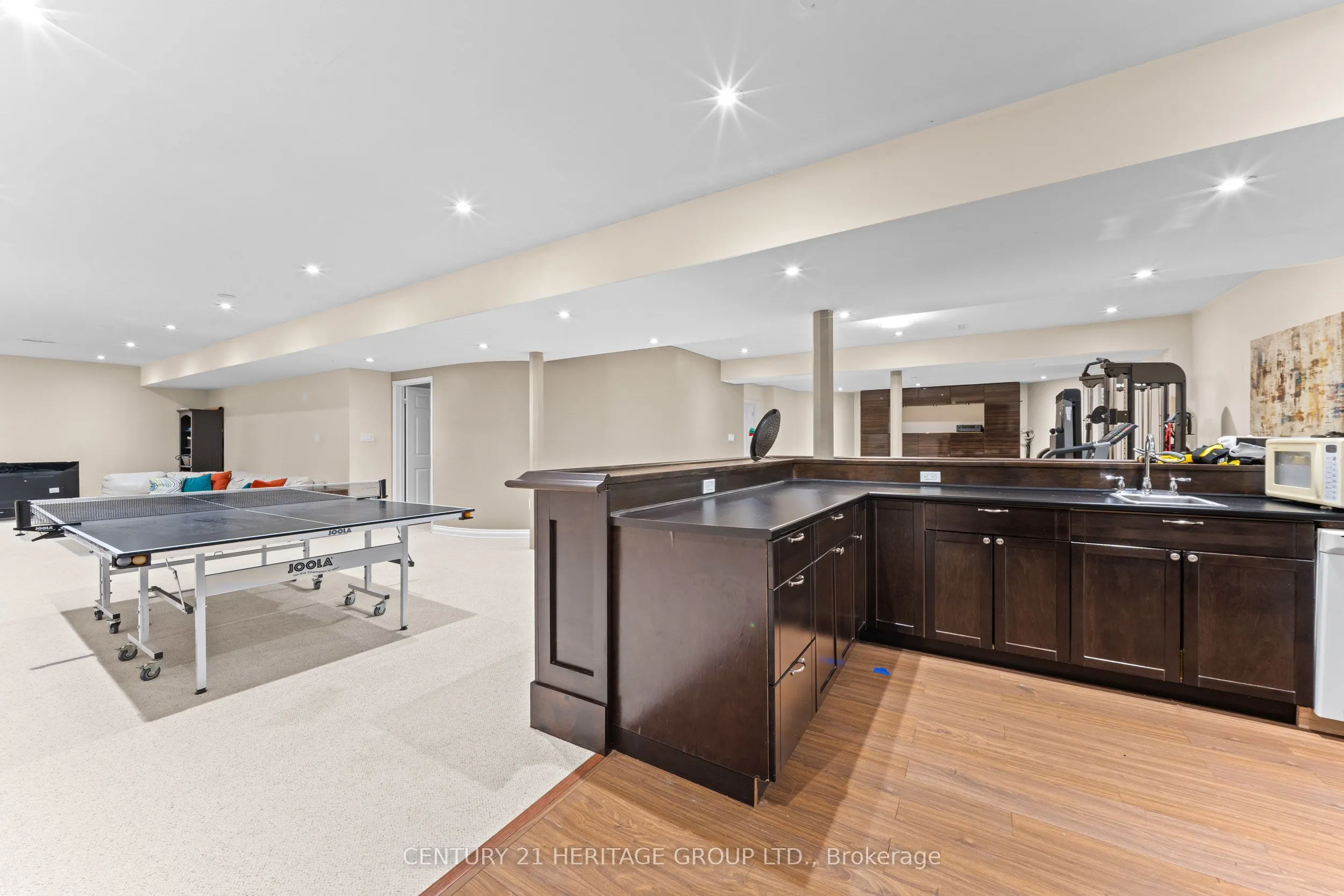 48 Carlyle Crescent