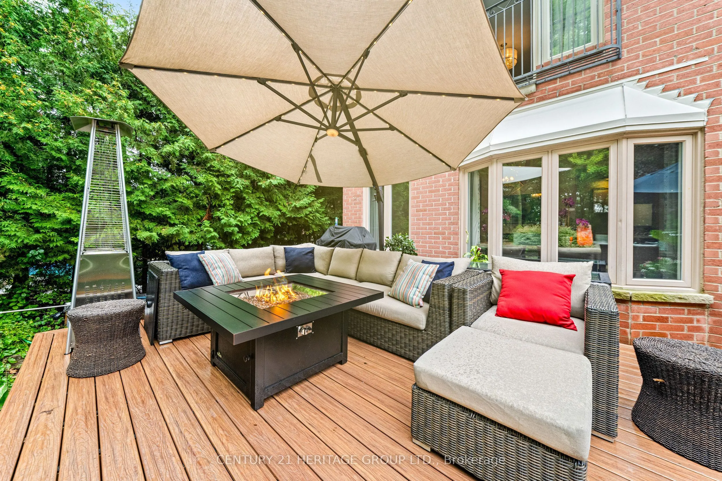 48 Carlyle Crescent