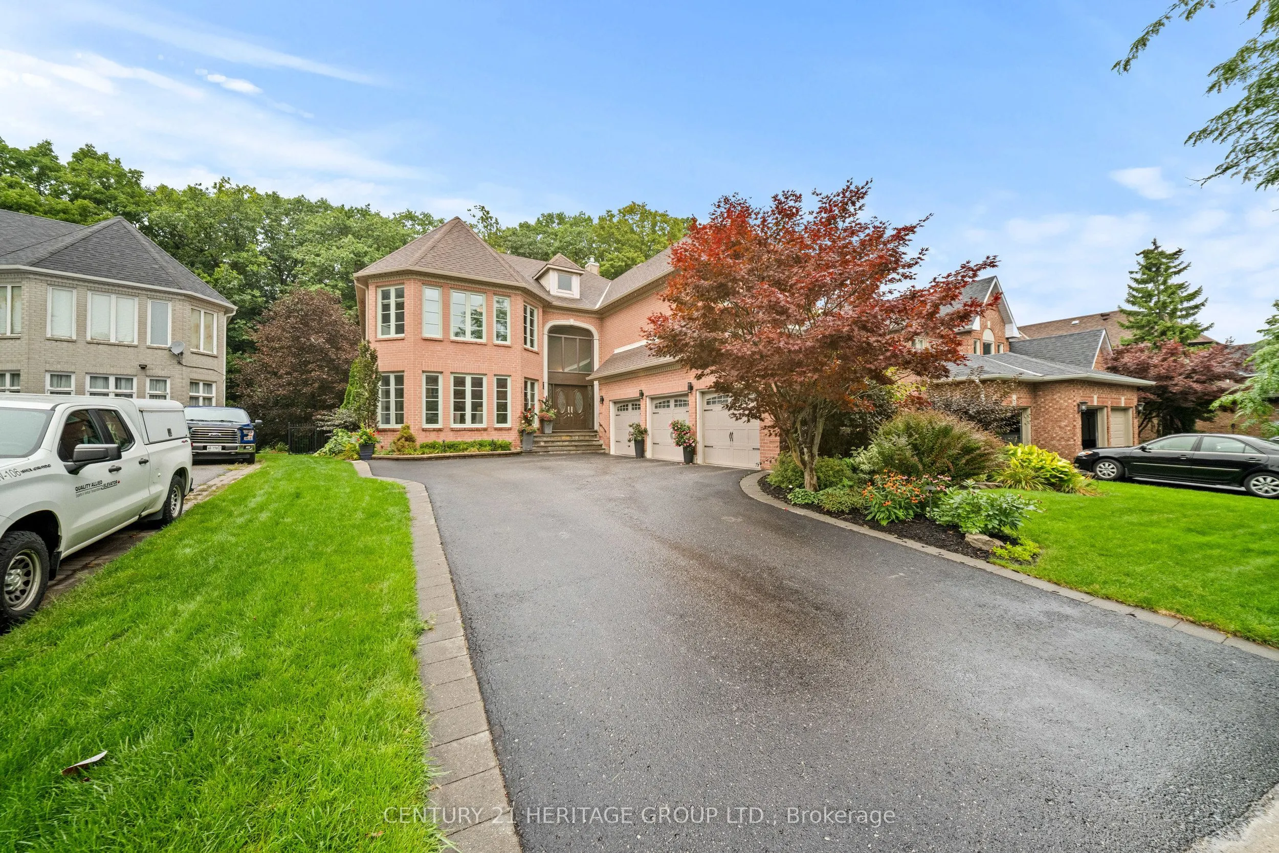 48 Carlyle Crescent