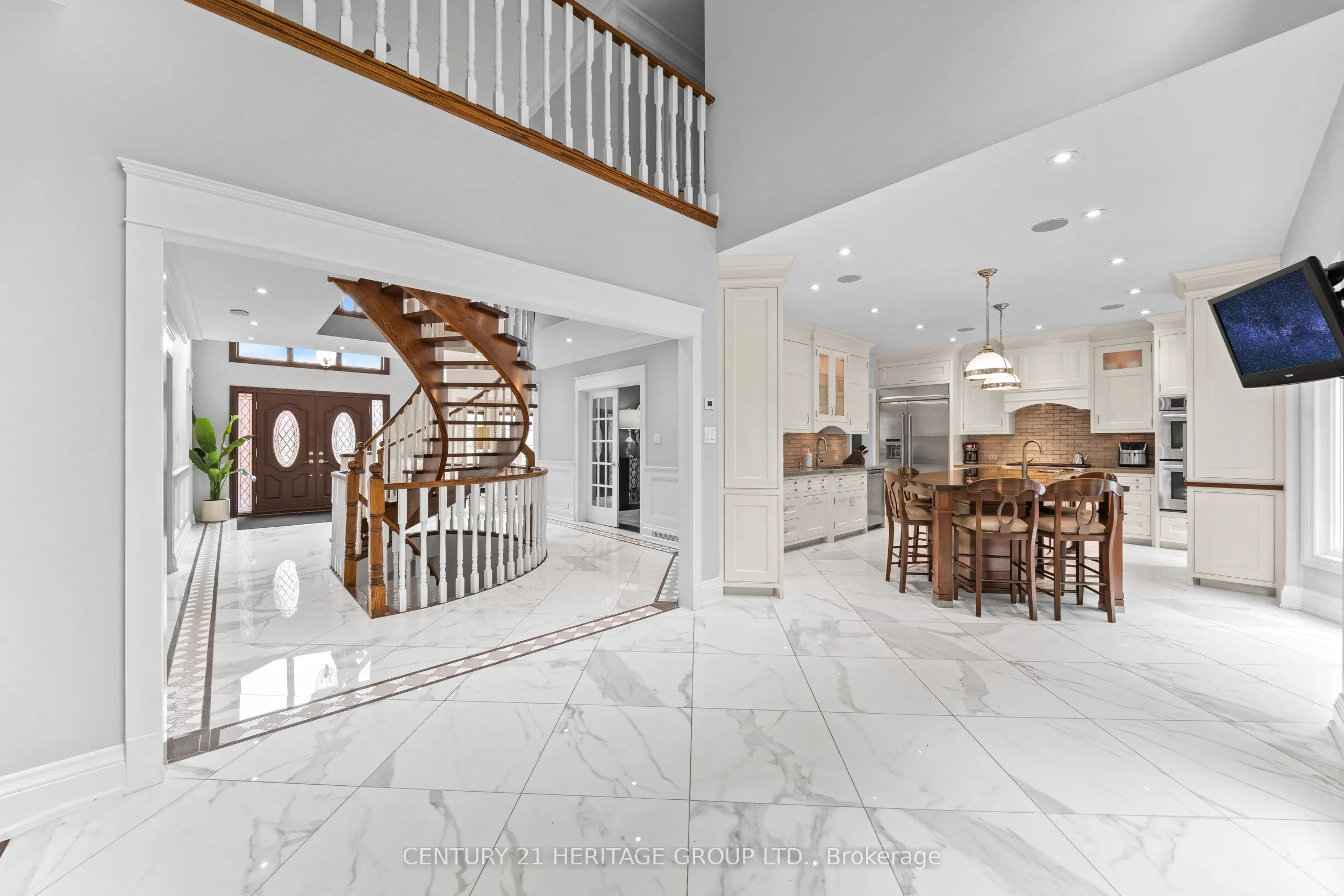 48 Carlyle Crescent
