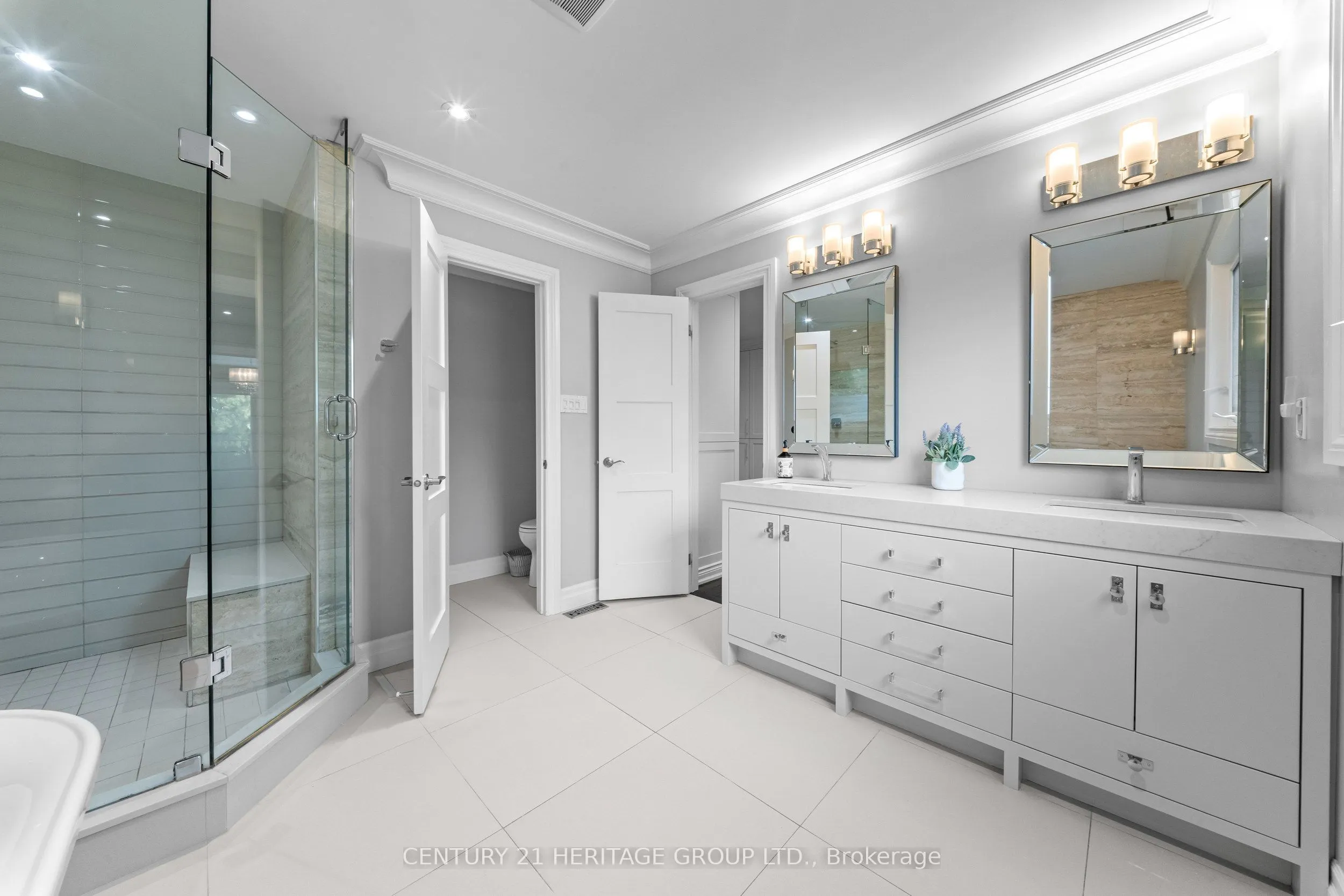 48 Carlyle Crescent