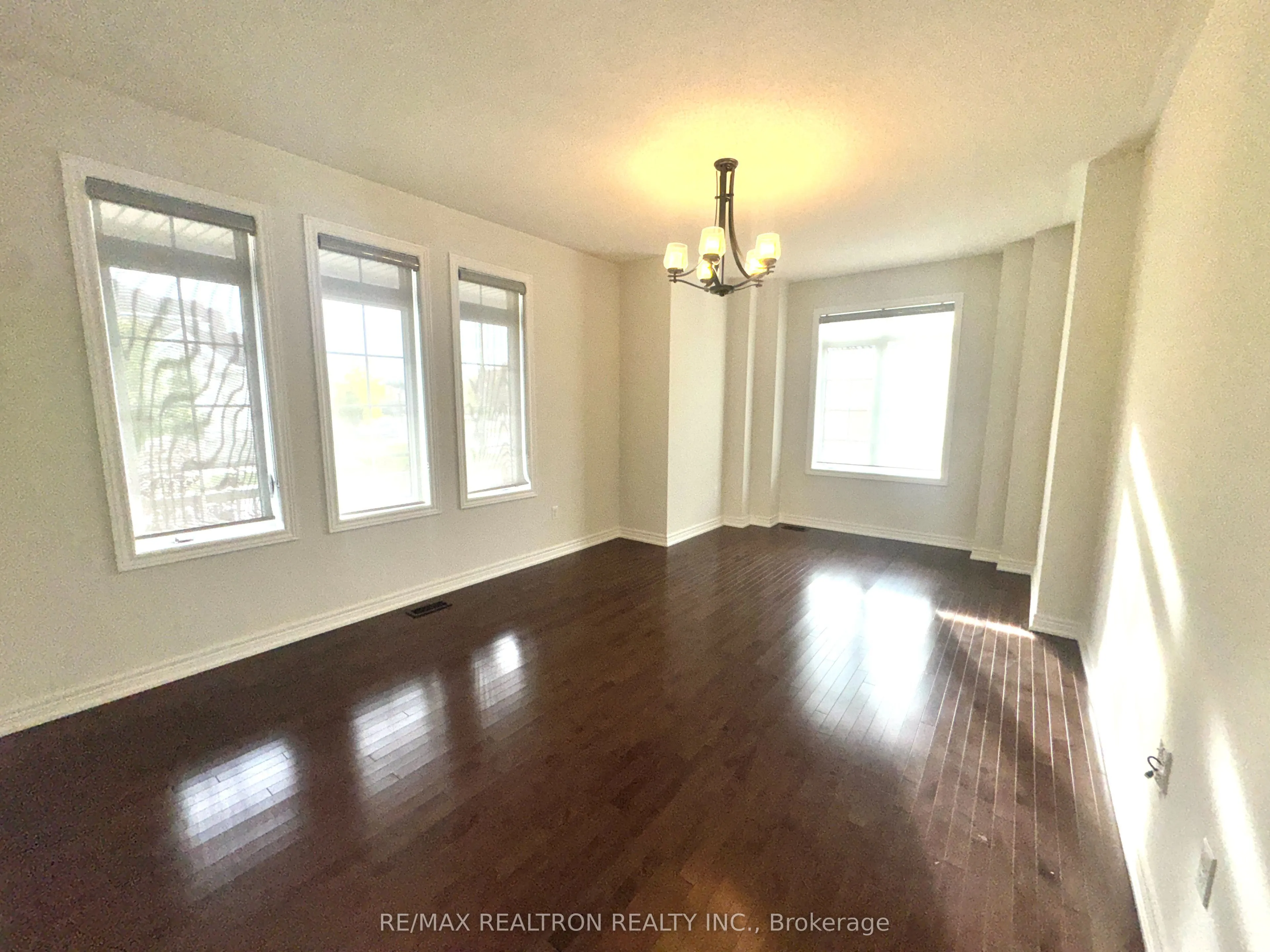 1306 Blencowe Crescent