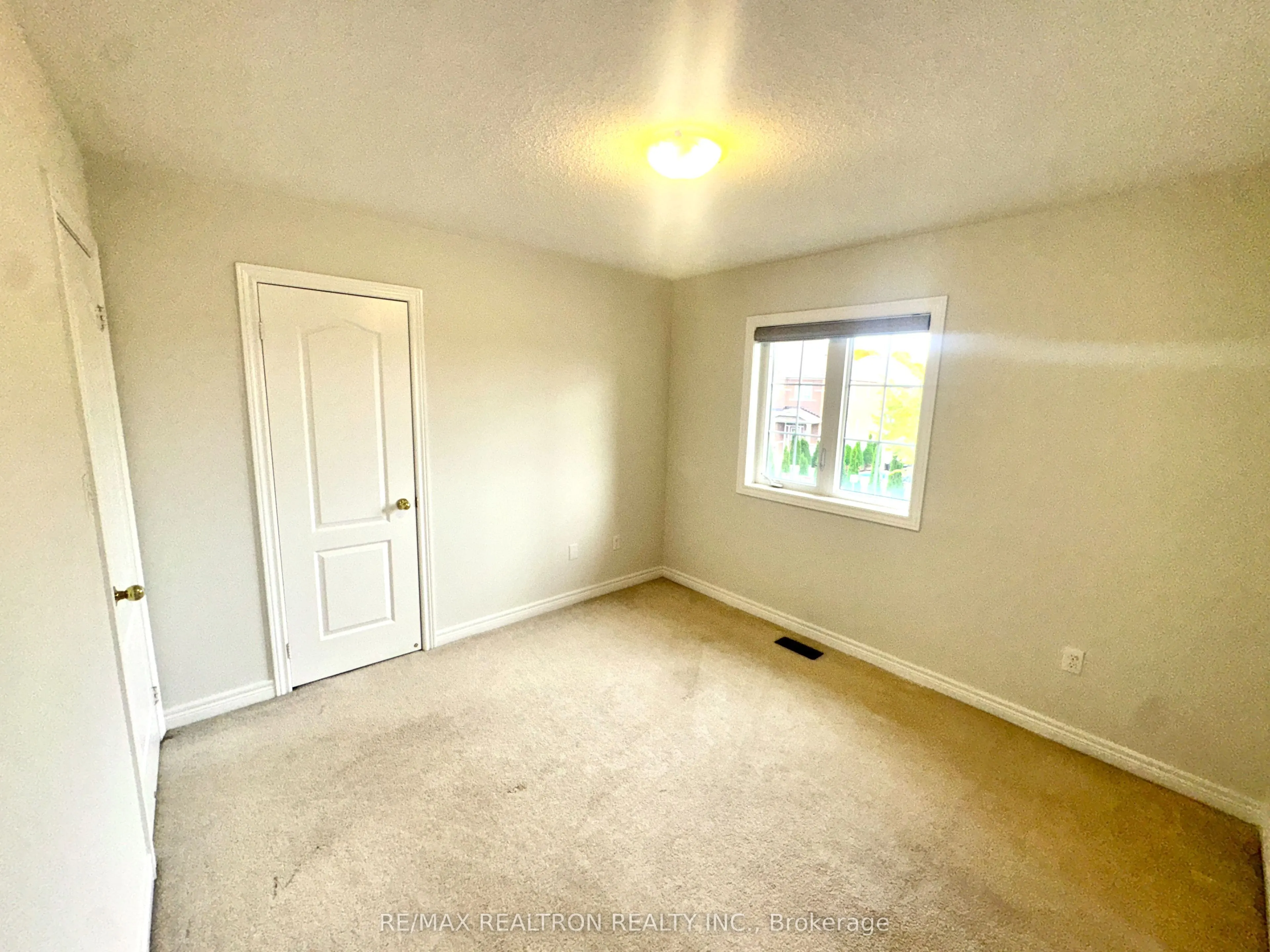 1306 Blencowe Crescent