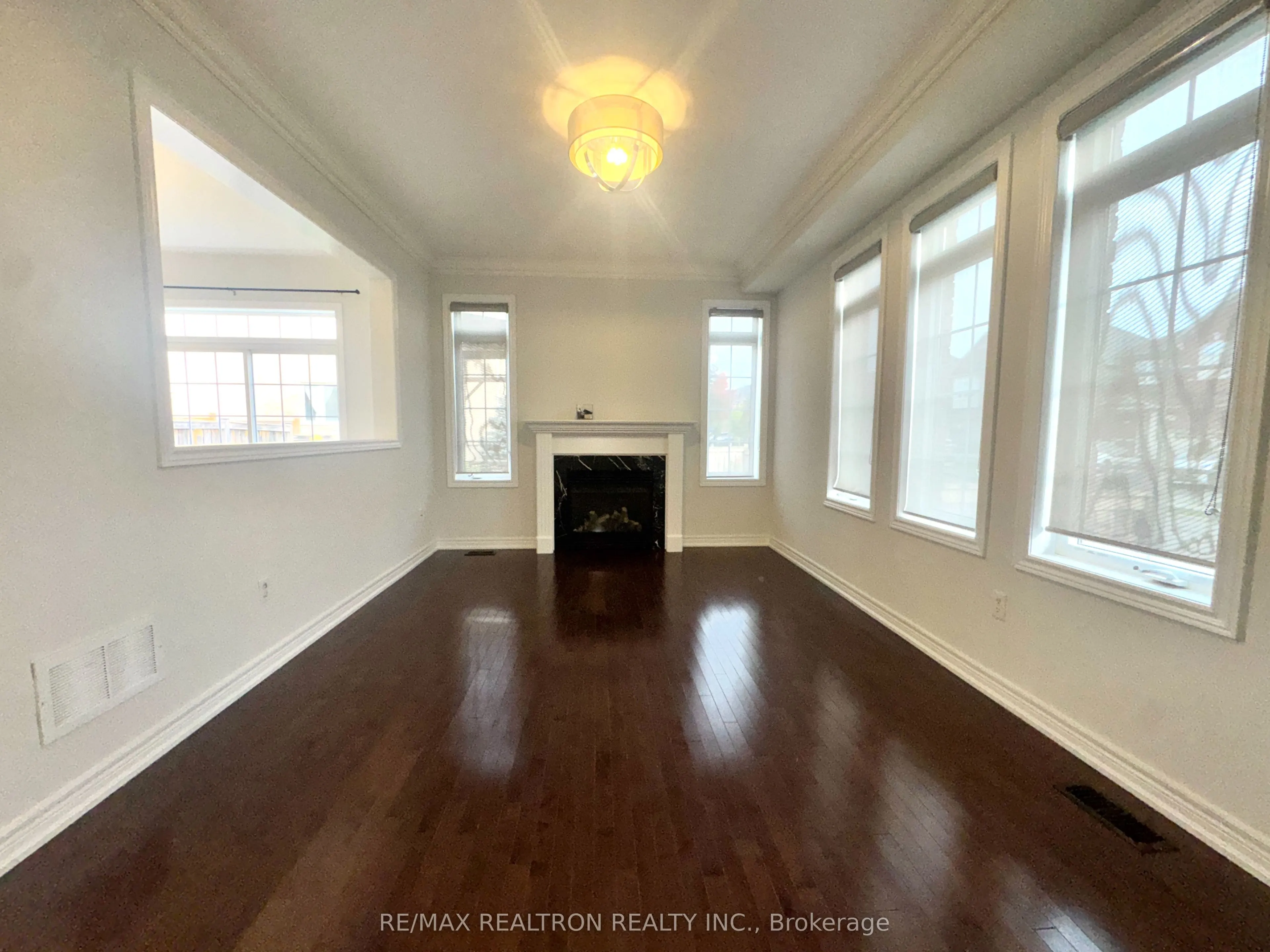 1306 Blencowe Crescent