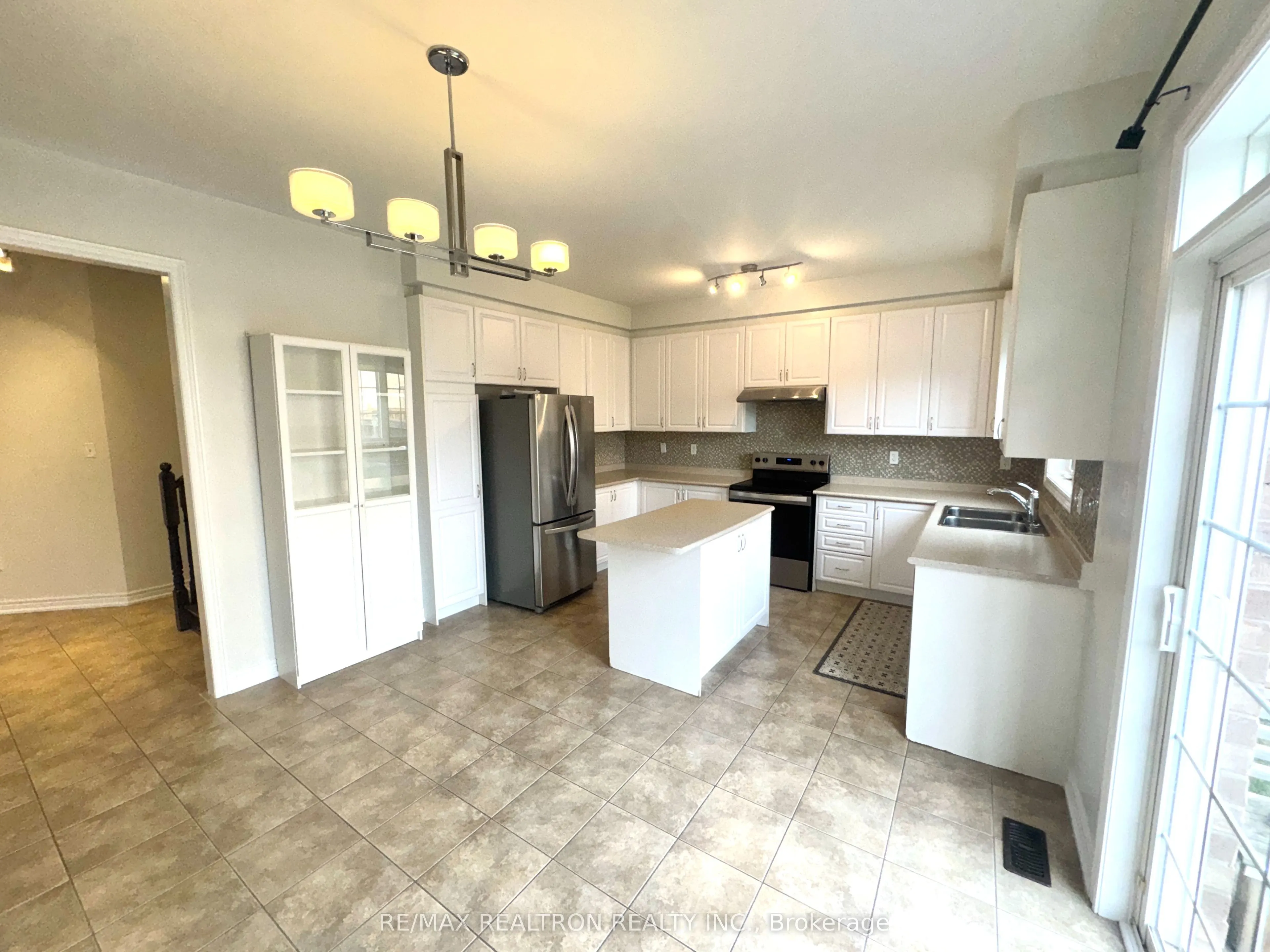 1306 Blencowe Crescent