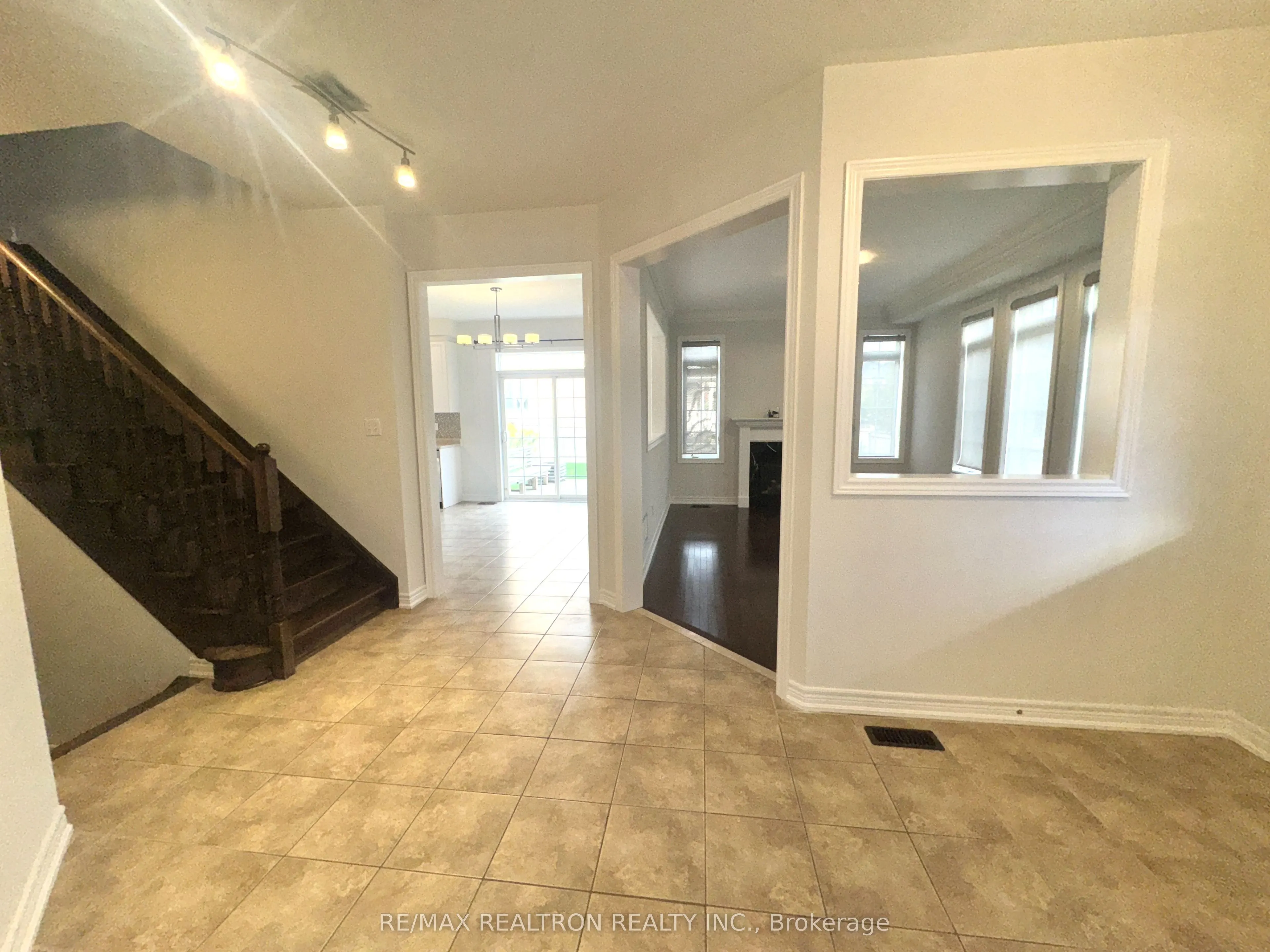 1306 Blencowe Crescent