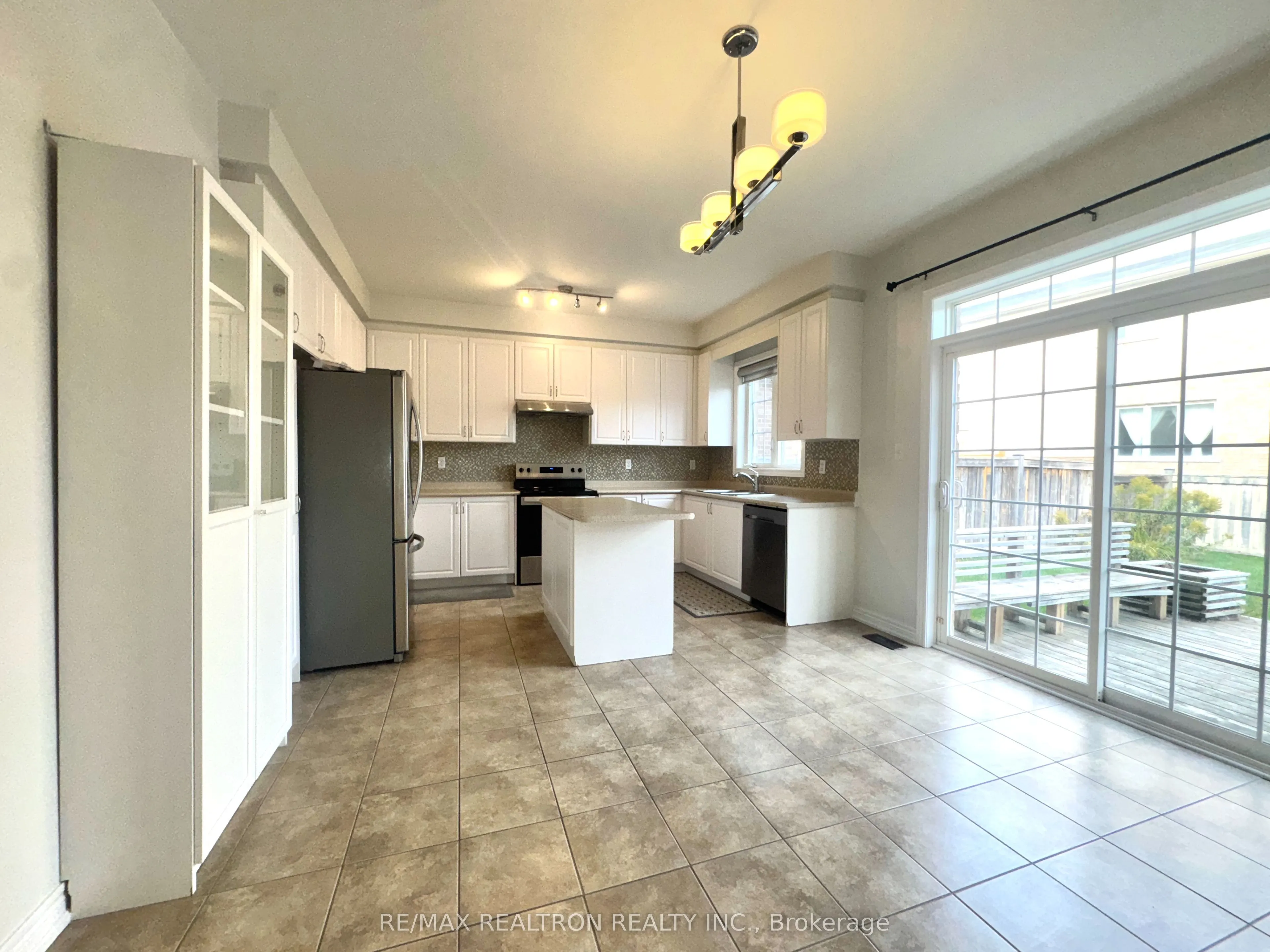 1306 Blencowe Crescent