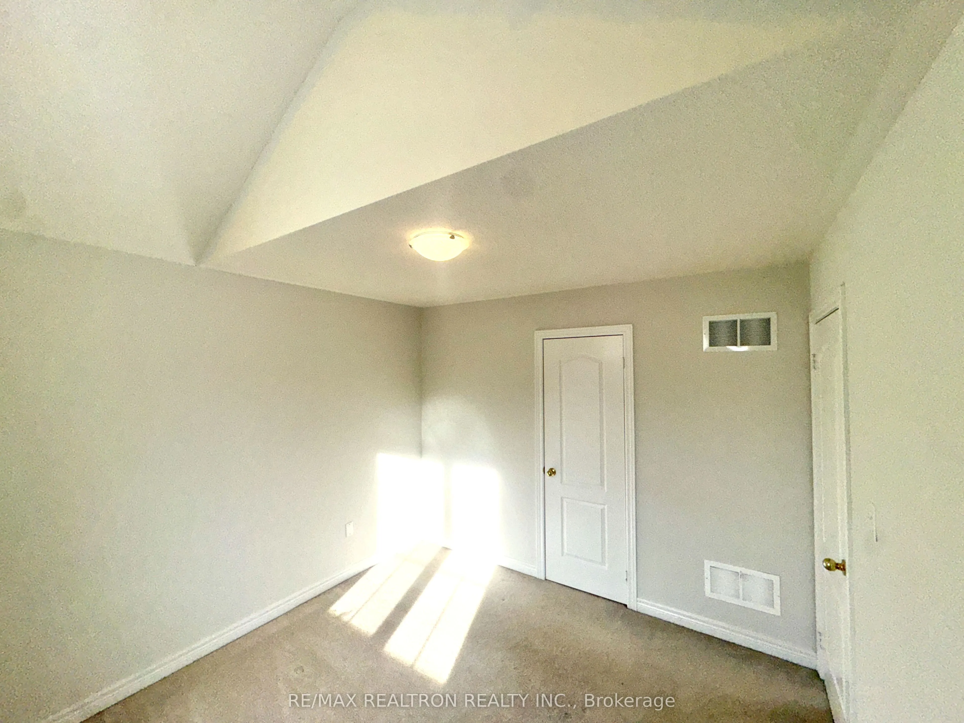 1306 Blencowe Crescent