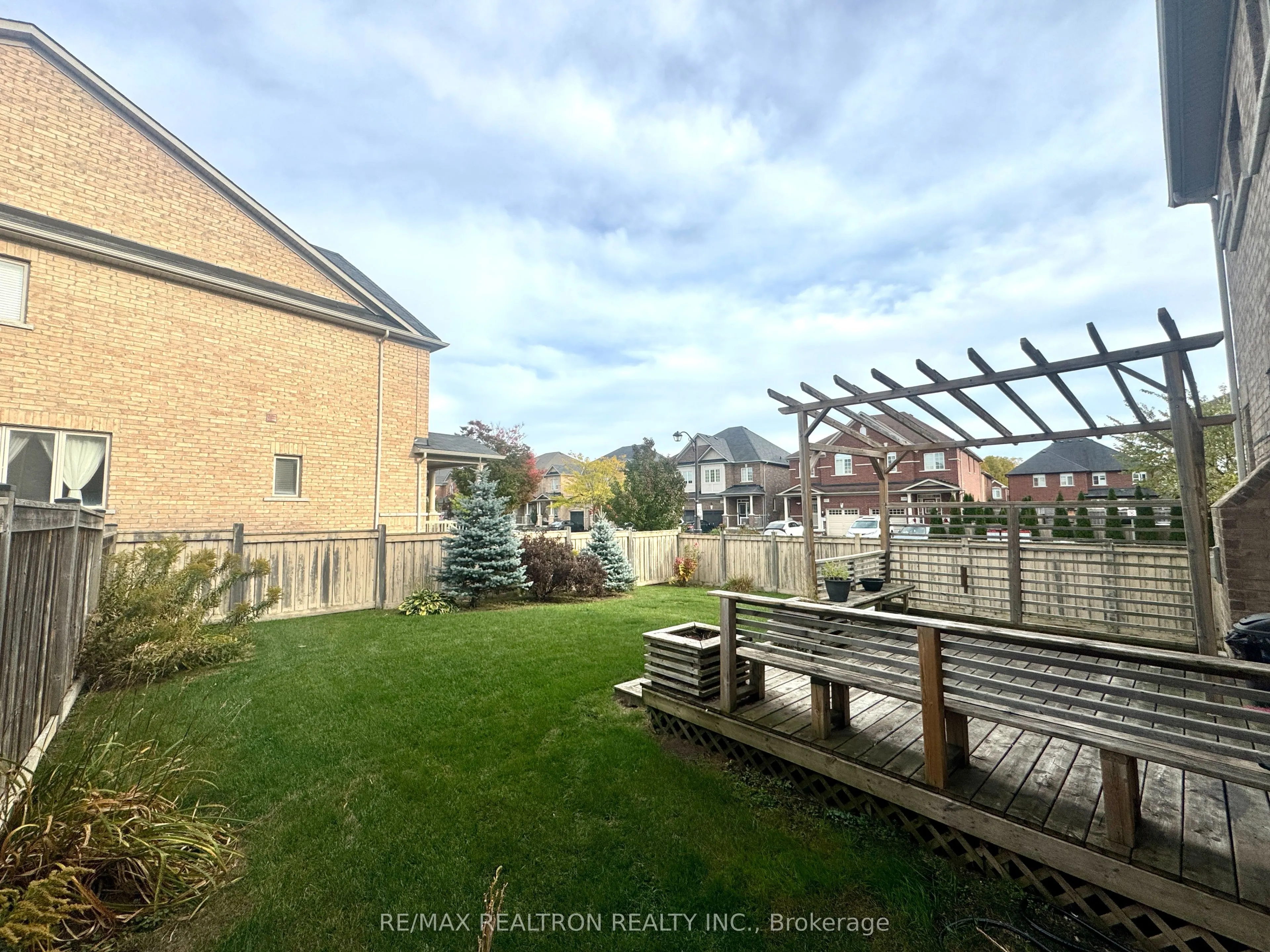 1306 Blencowe Crescent