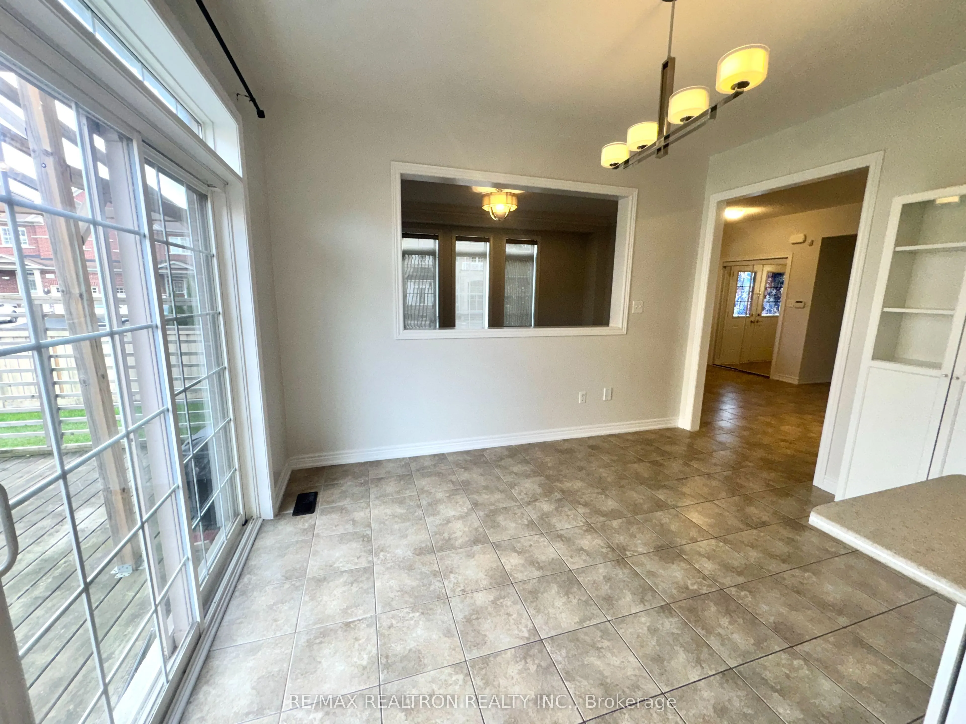 1306 Blencowe Crescent