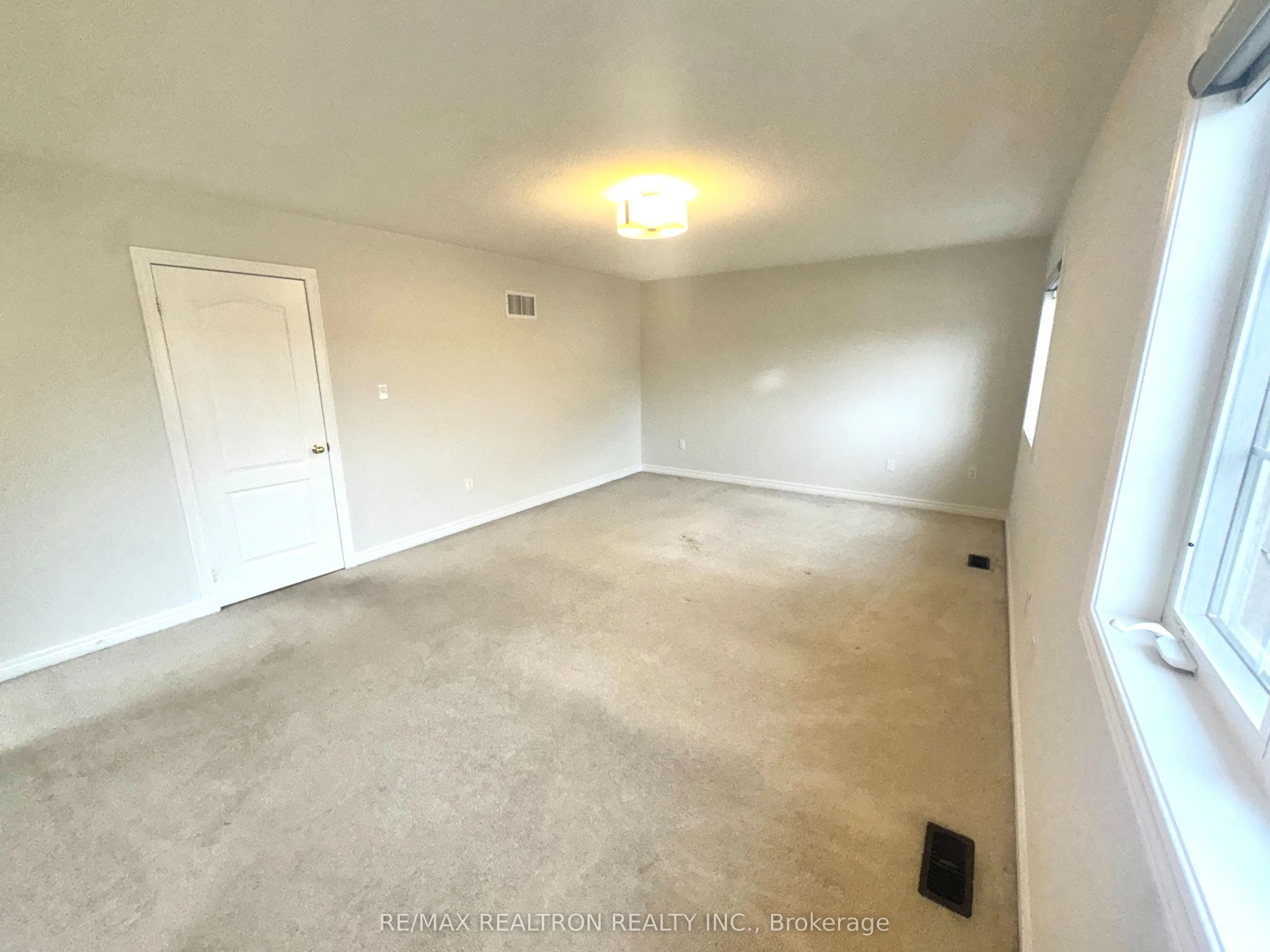 1306 Blencowe Crescent