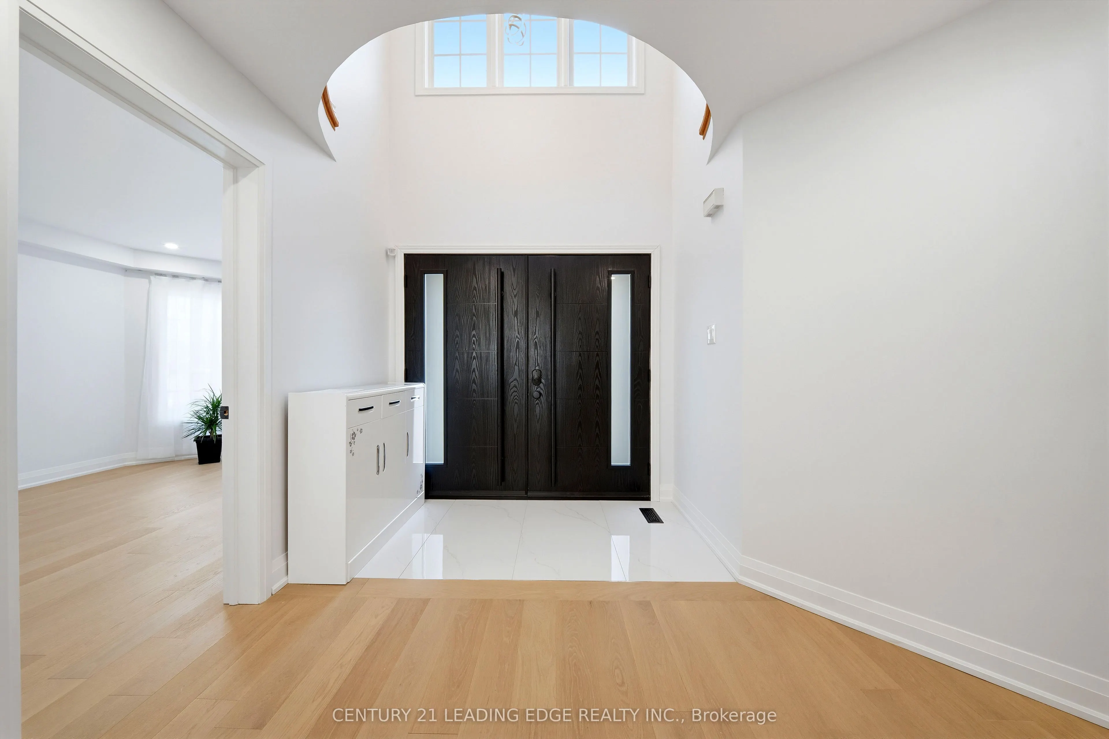 8 Mooreland Court