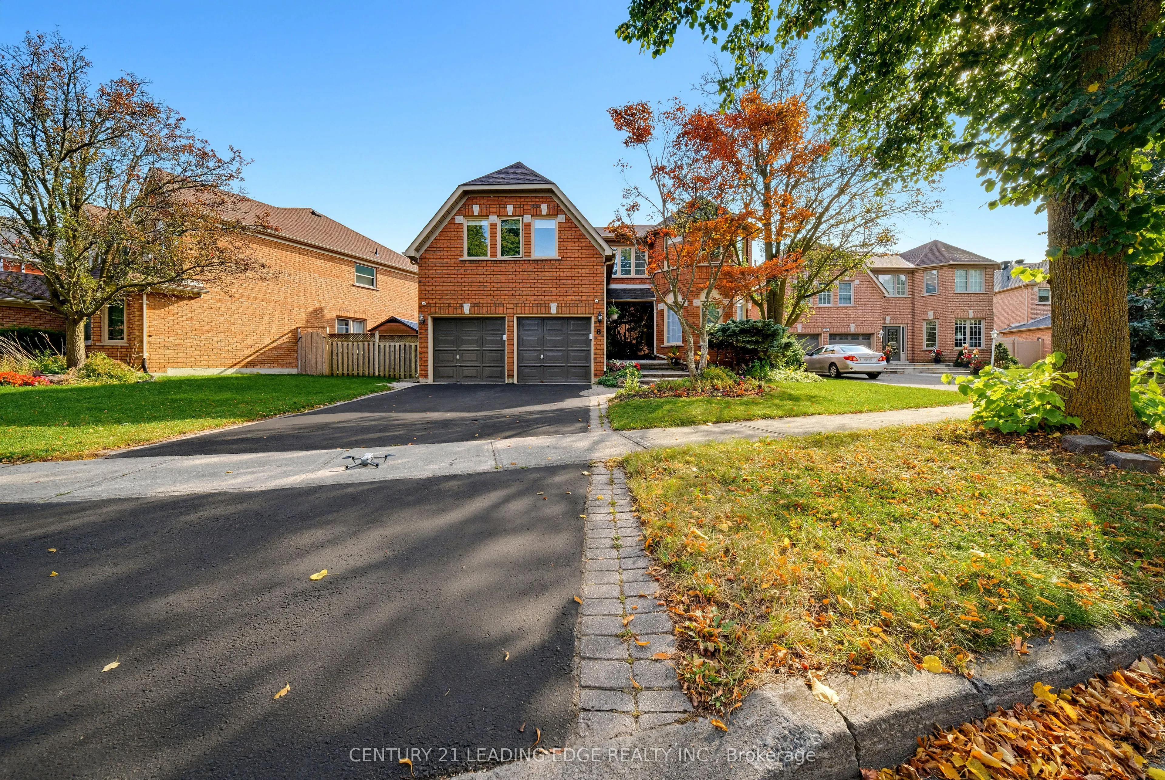 8 Mooreland Court