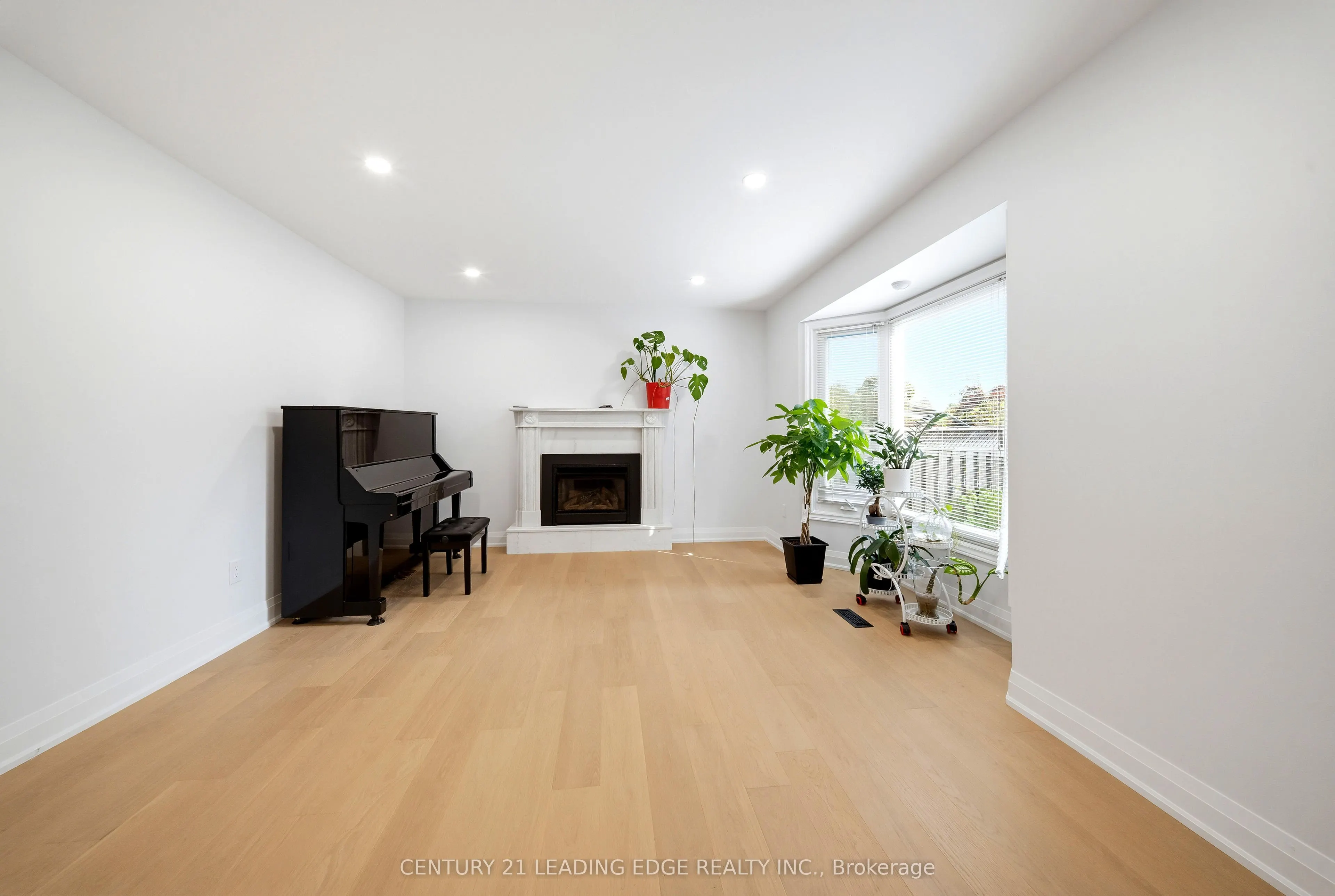 8 Mooreland Court