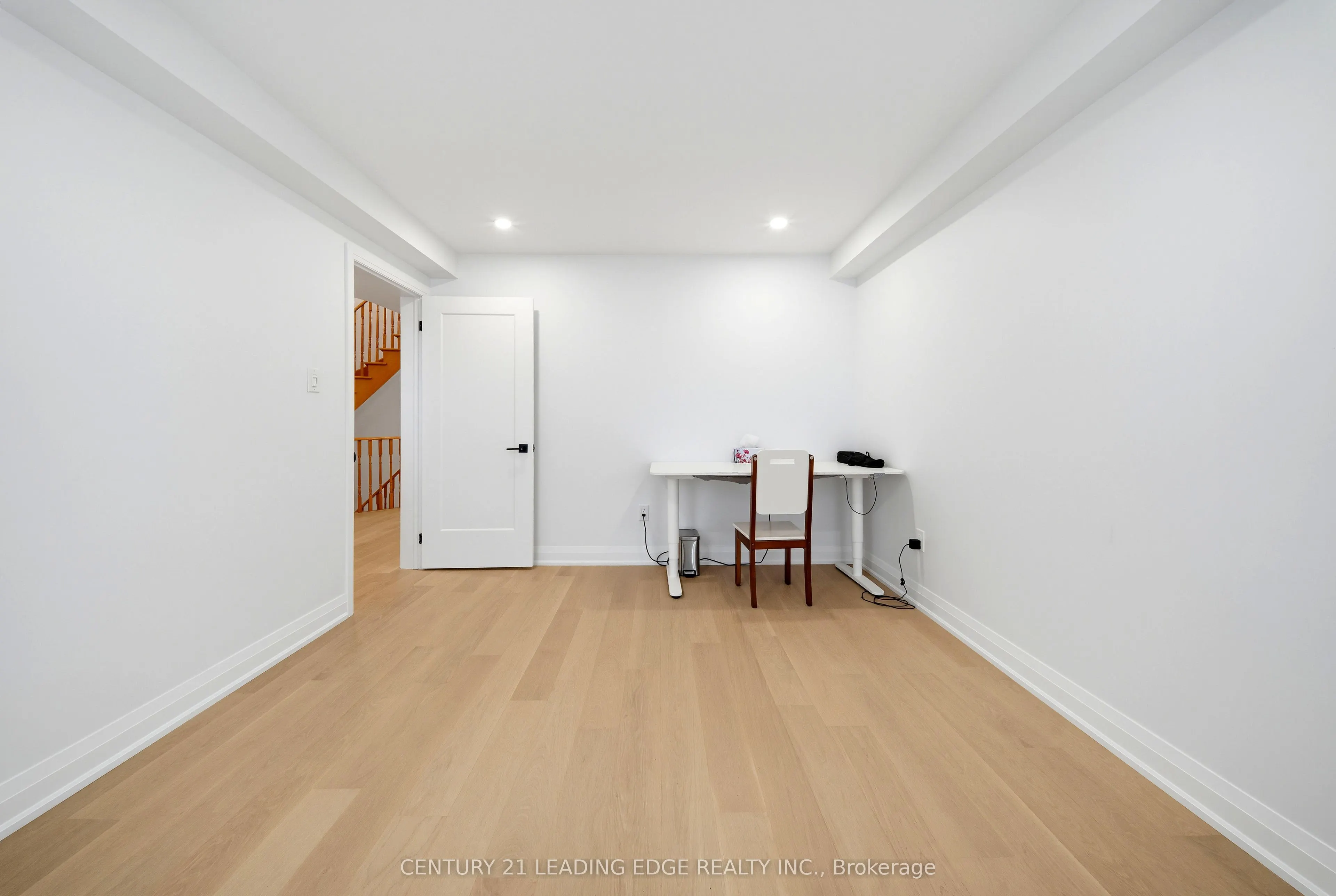 8 Mooreland Court