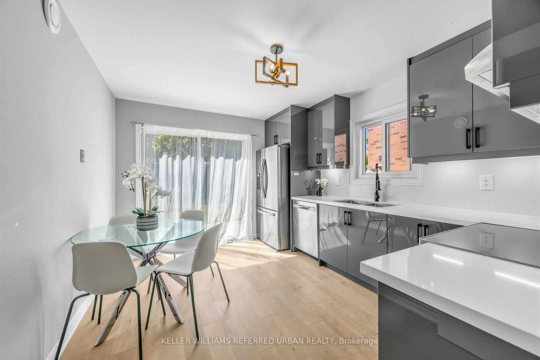 350 Pickering Crescent