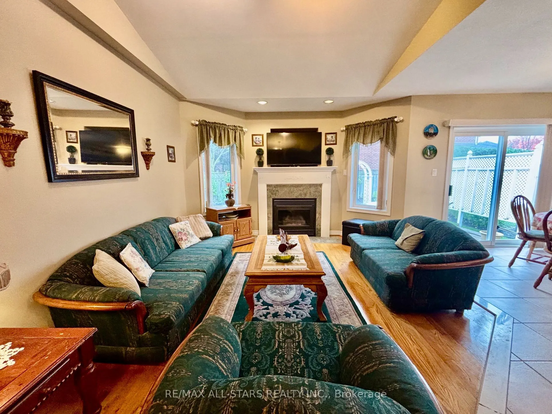 87 Lori Avenue