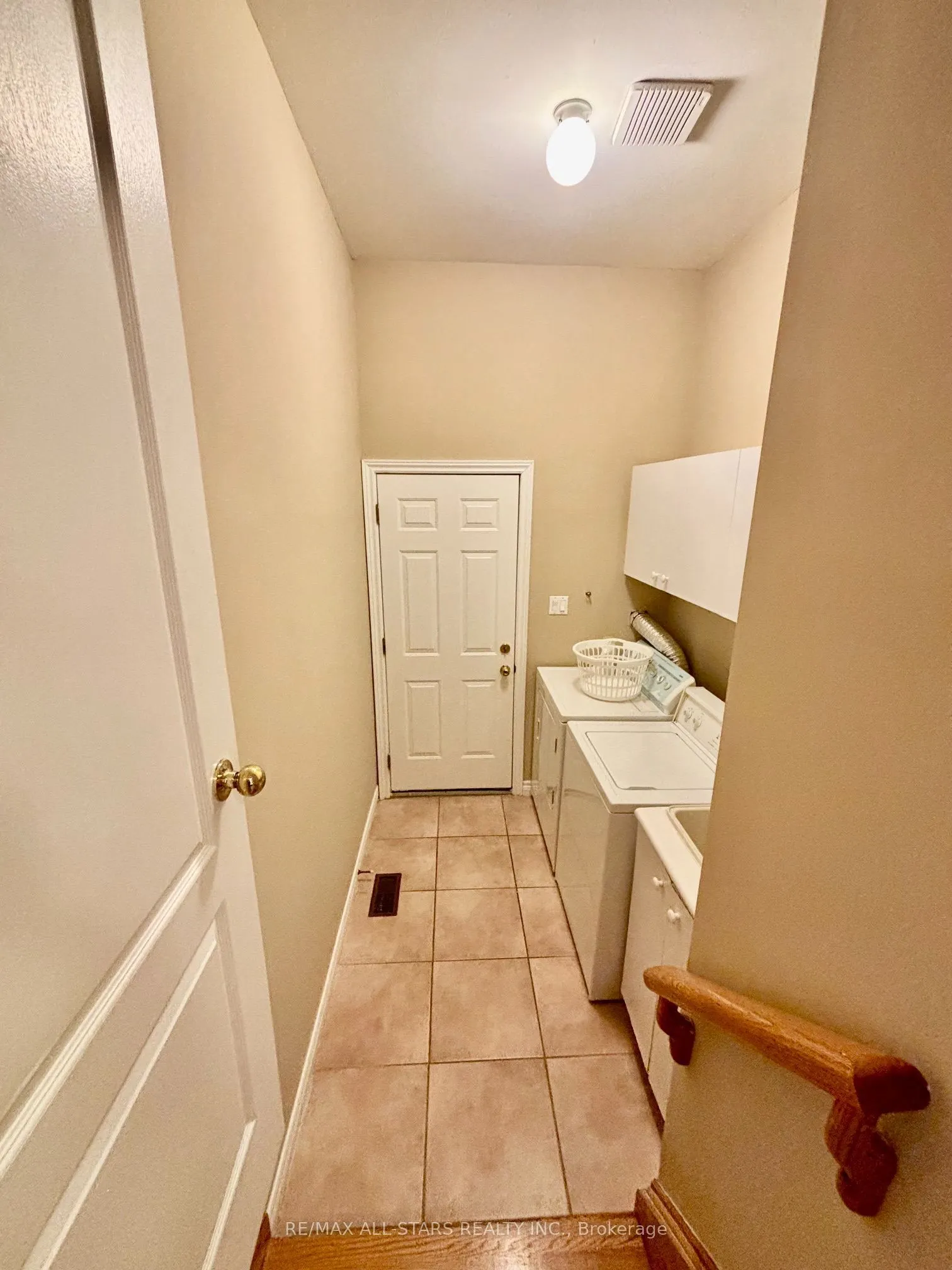 87 Lori Avenue