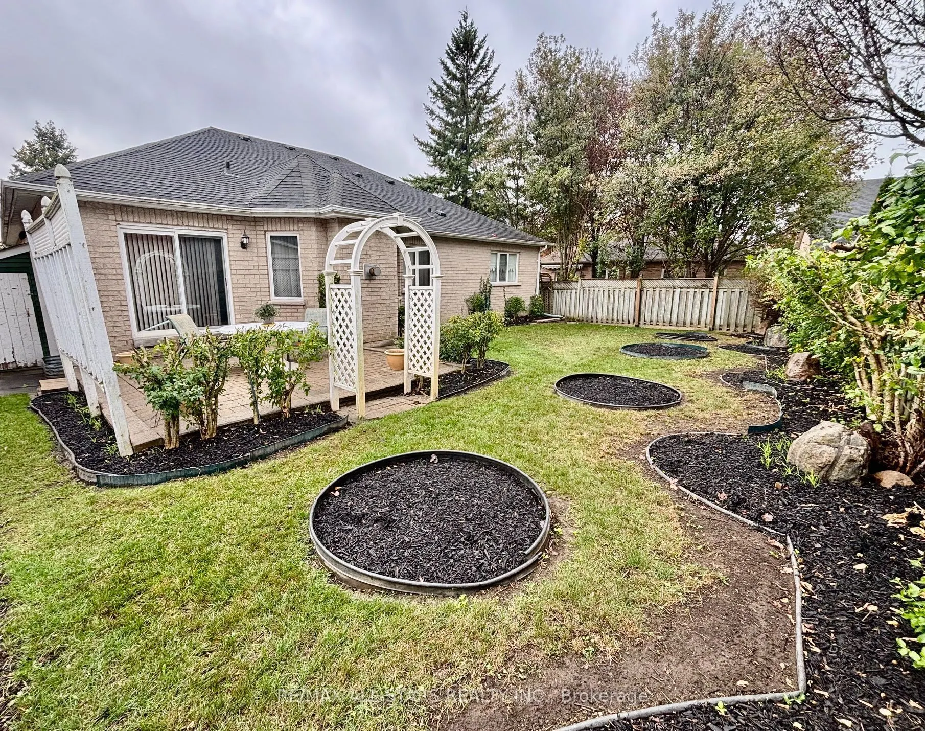 87 Lori Avenue