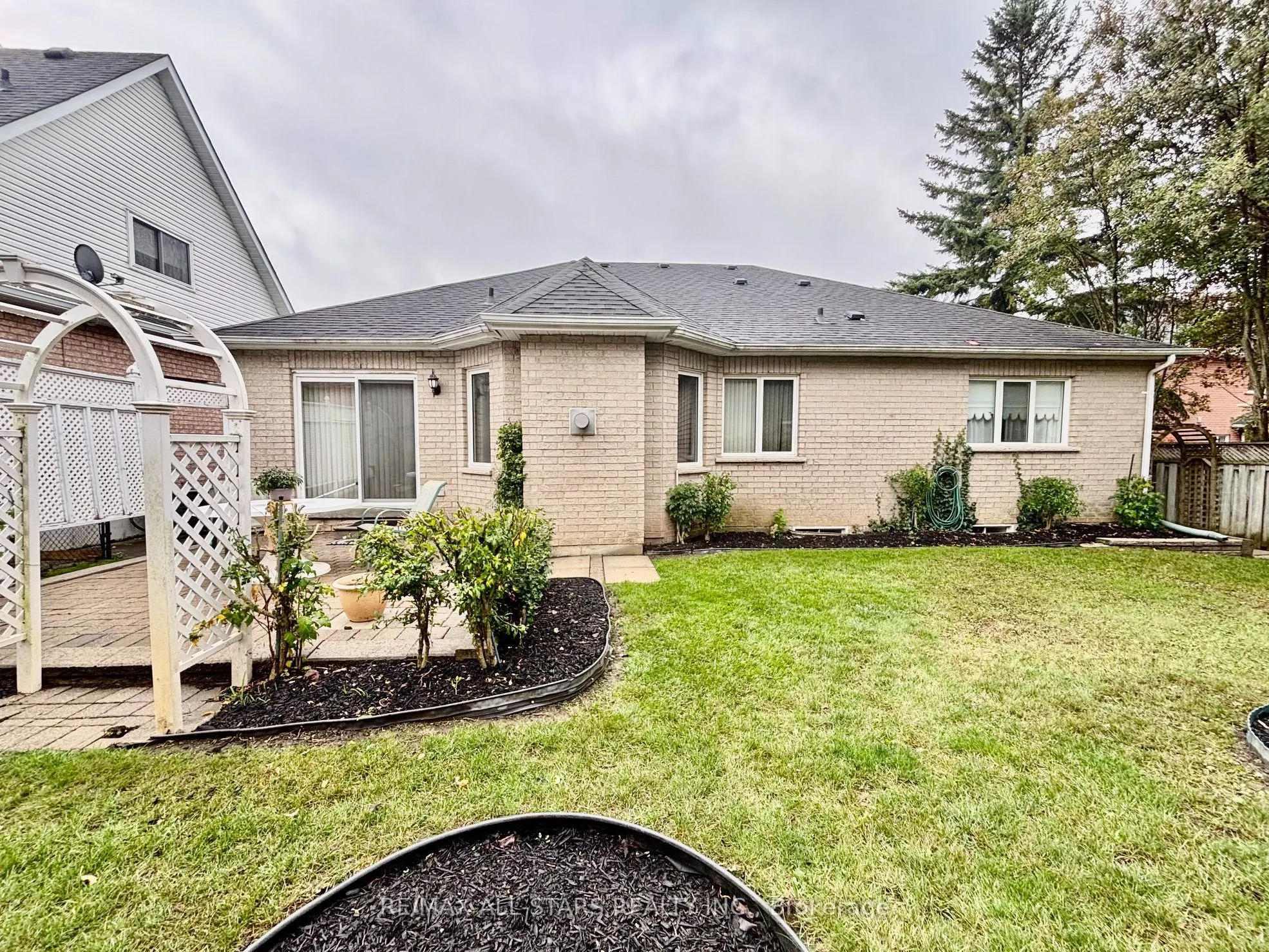 87 Lori Avenue