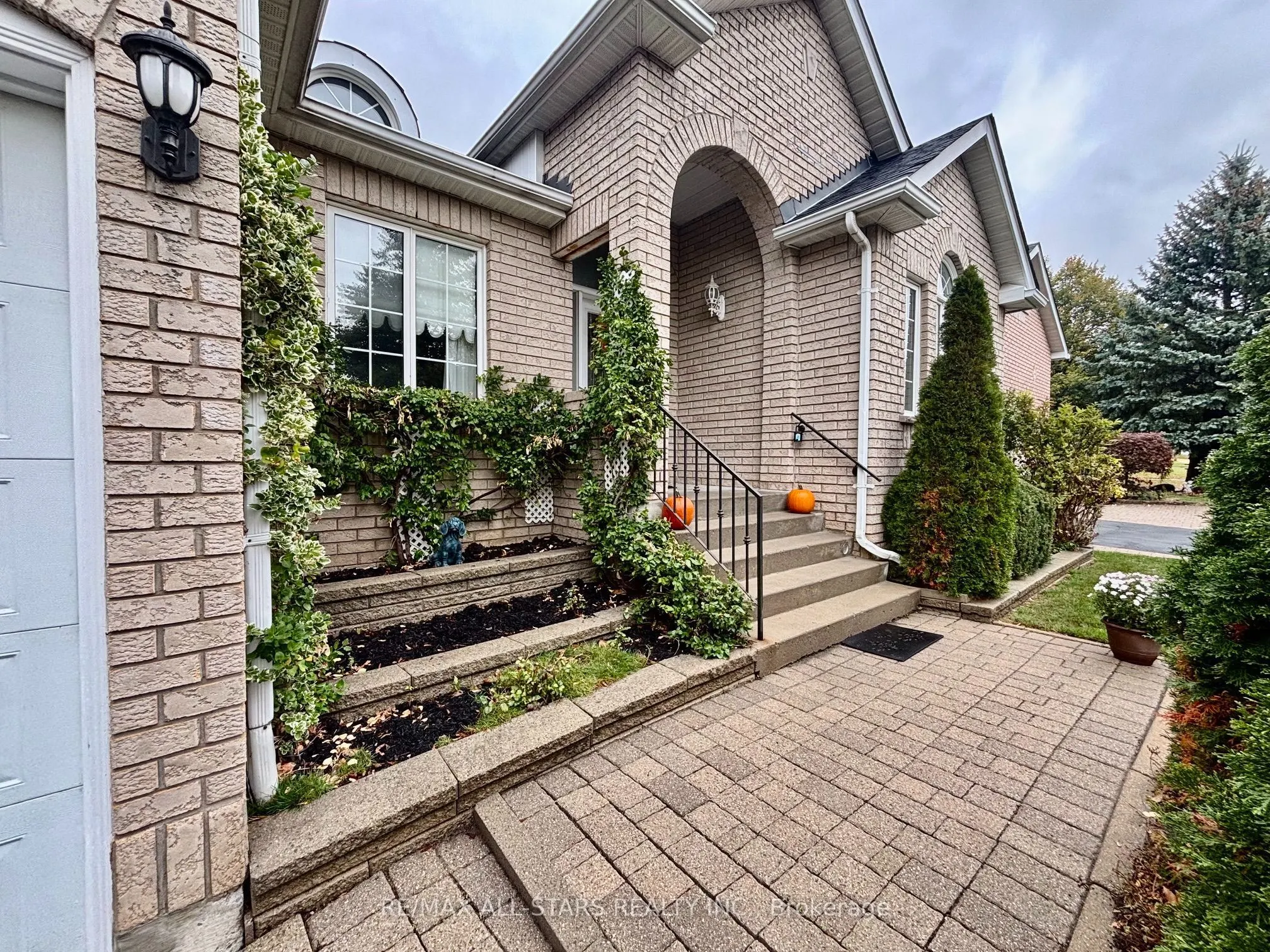 87 Lori Avenue