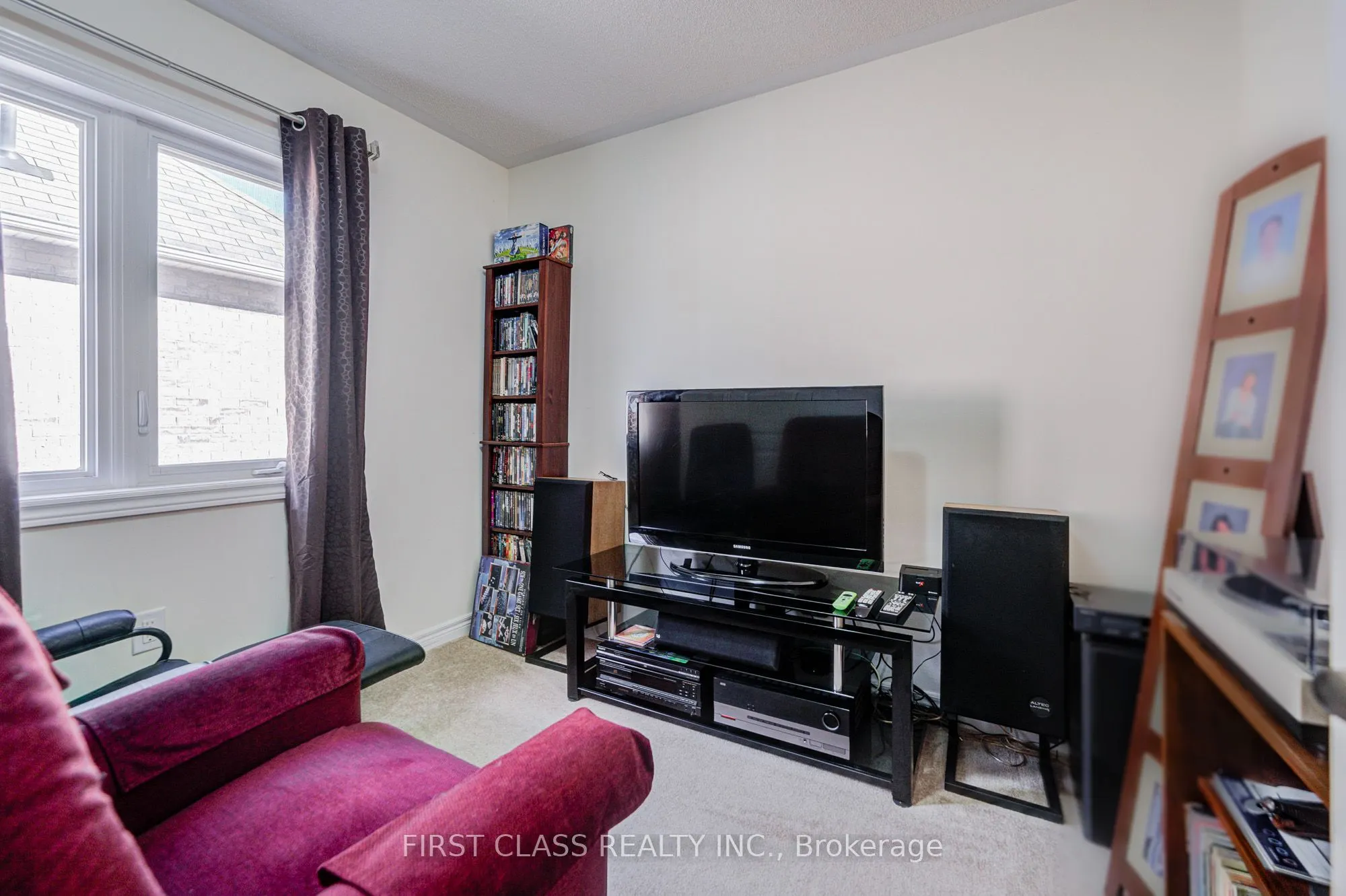 27 Cinemark Avenue