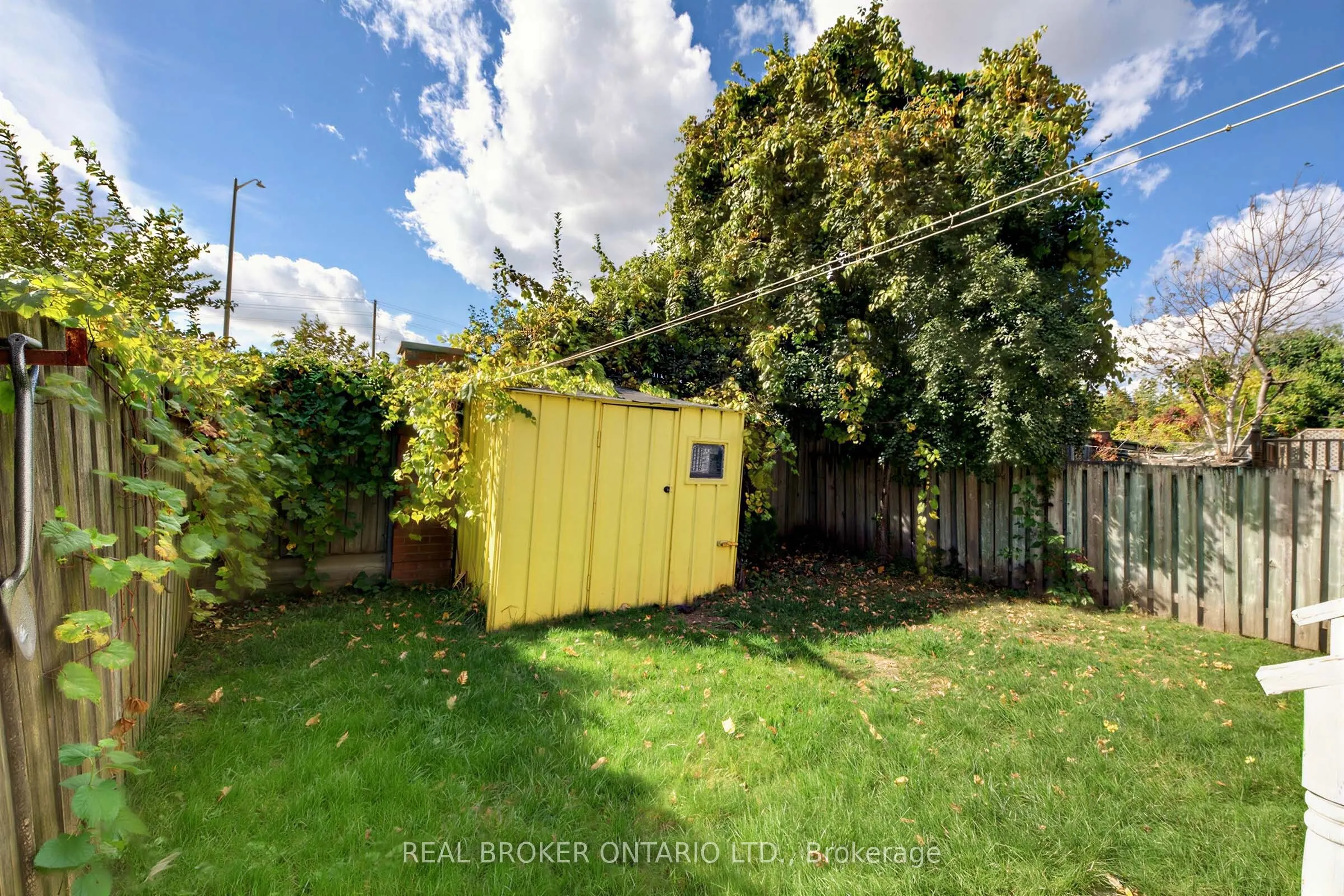 26 White Boulevard