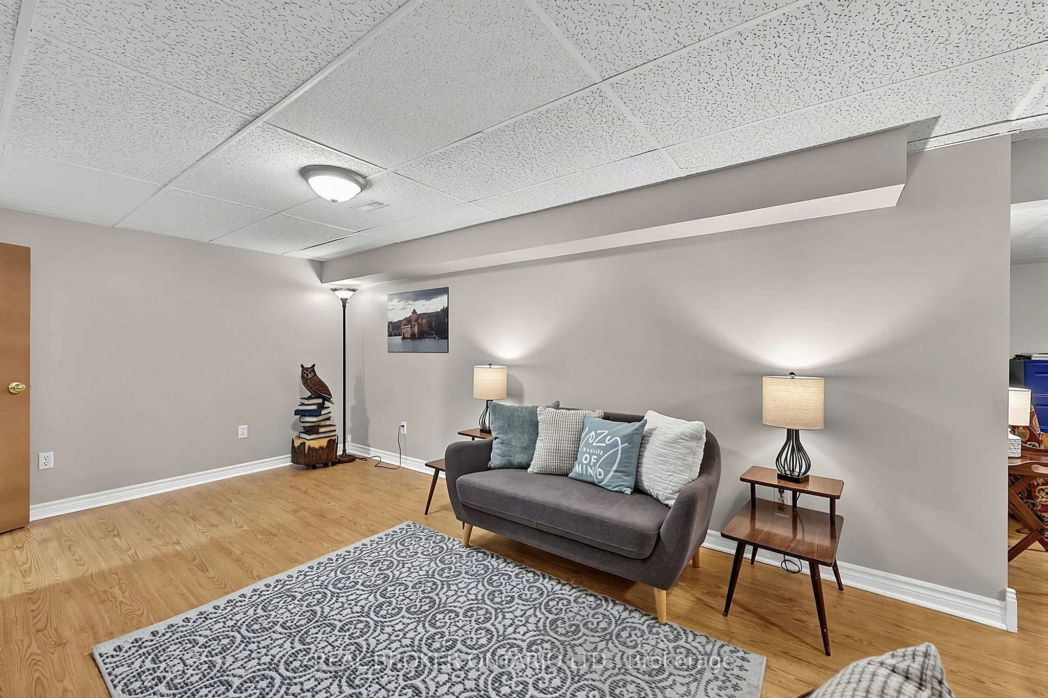 2 Amberglen Court