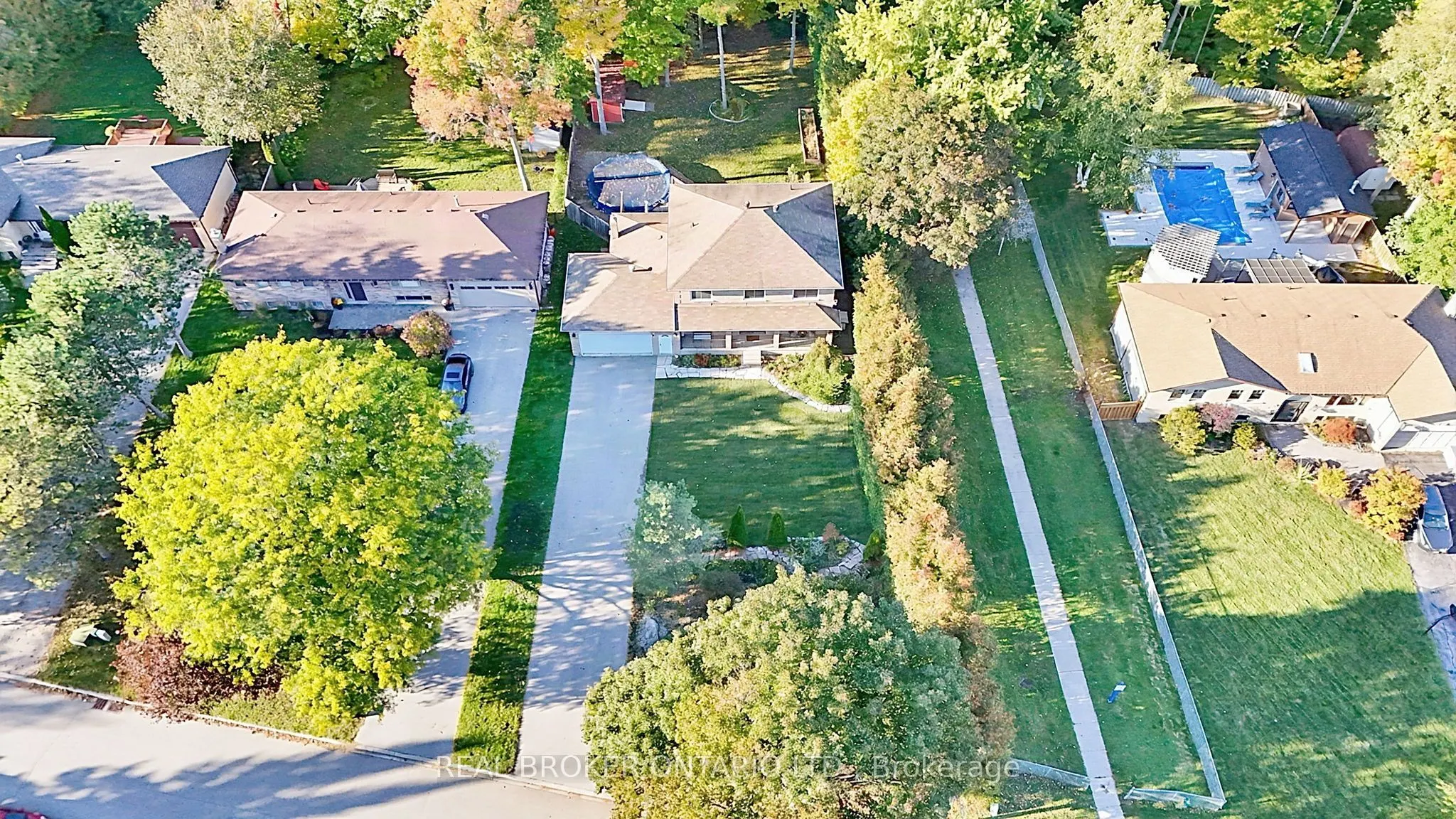 2 Amberglen Court