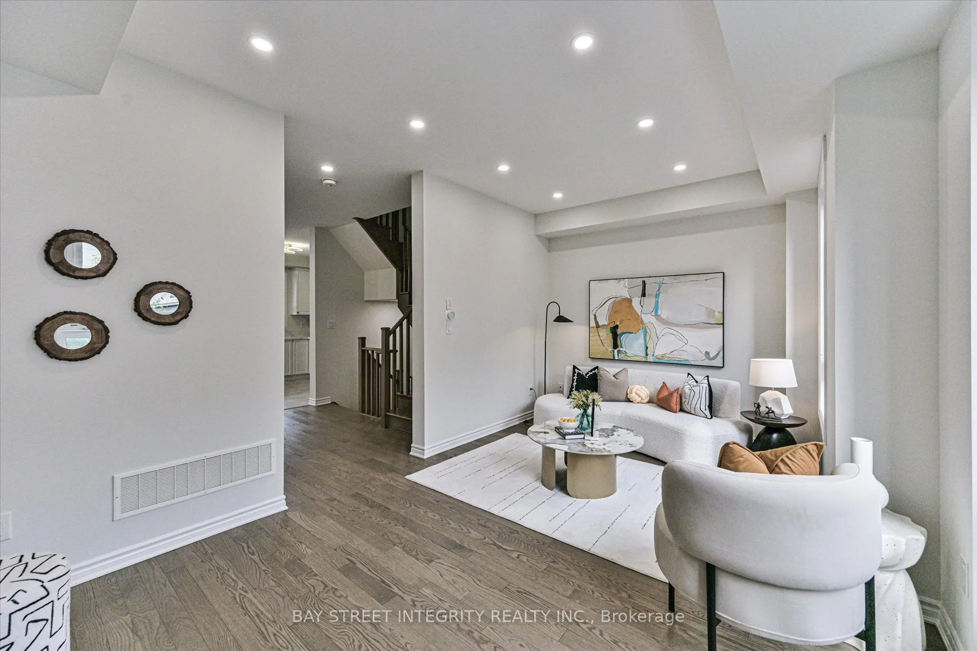 25 Chicago Lane