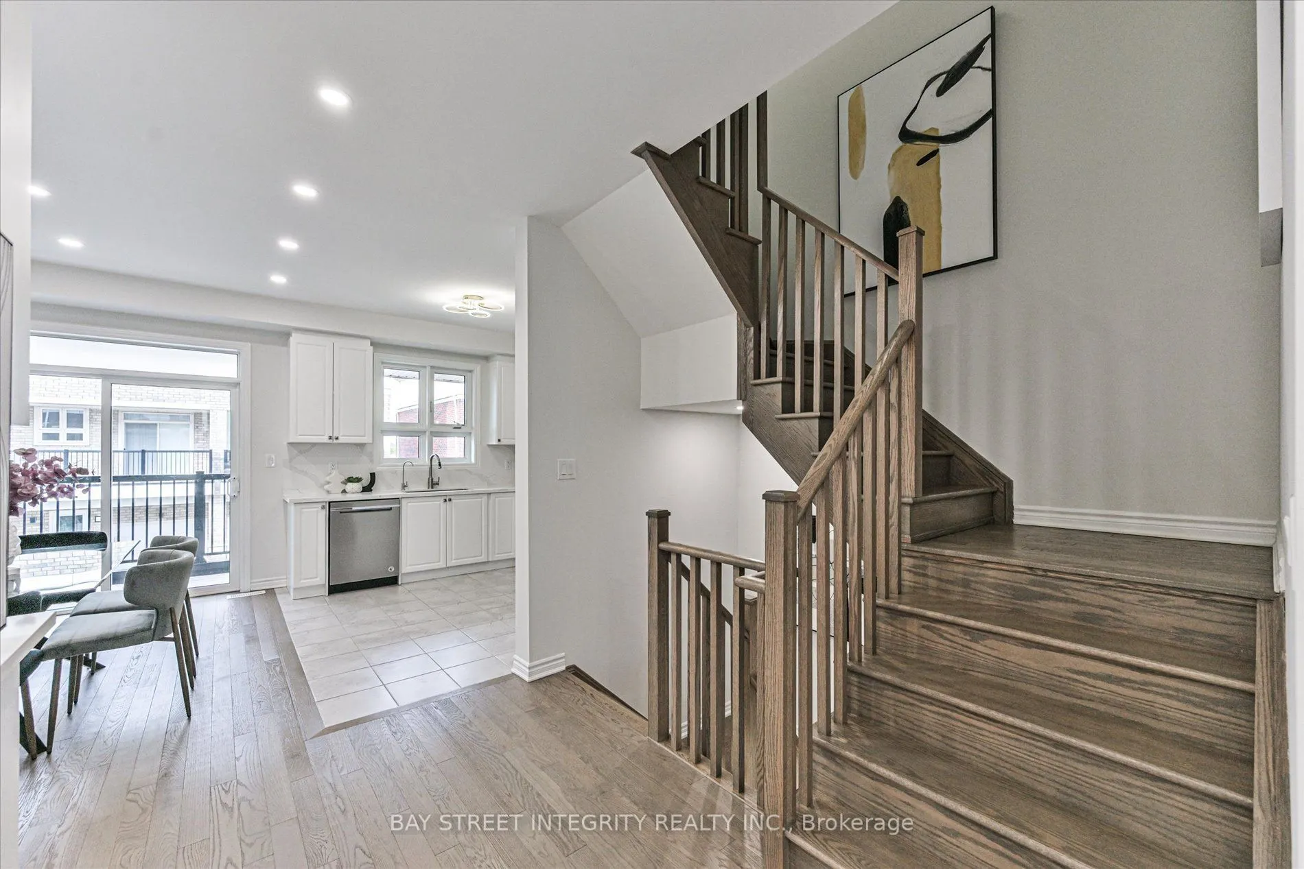 25 Chicago Lane
