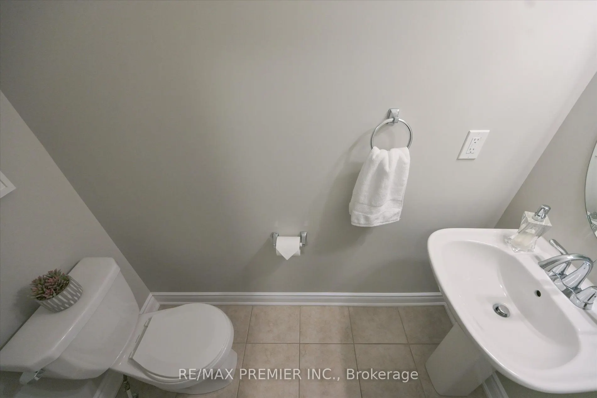 1331 Major Mackenzie Drive #114