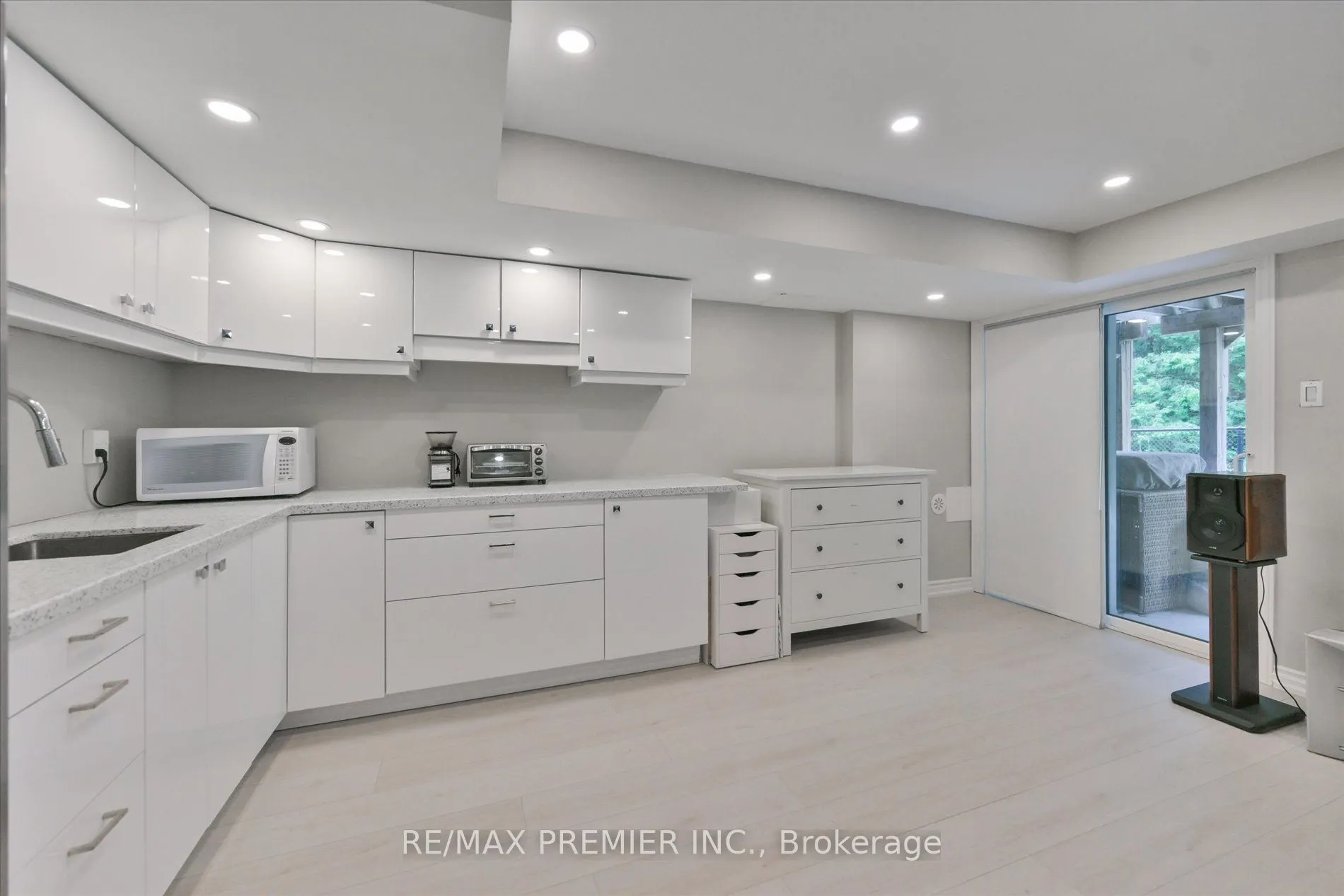 1331 Major Mackenzie Drive #114