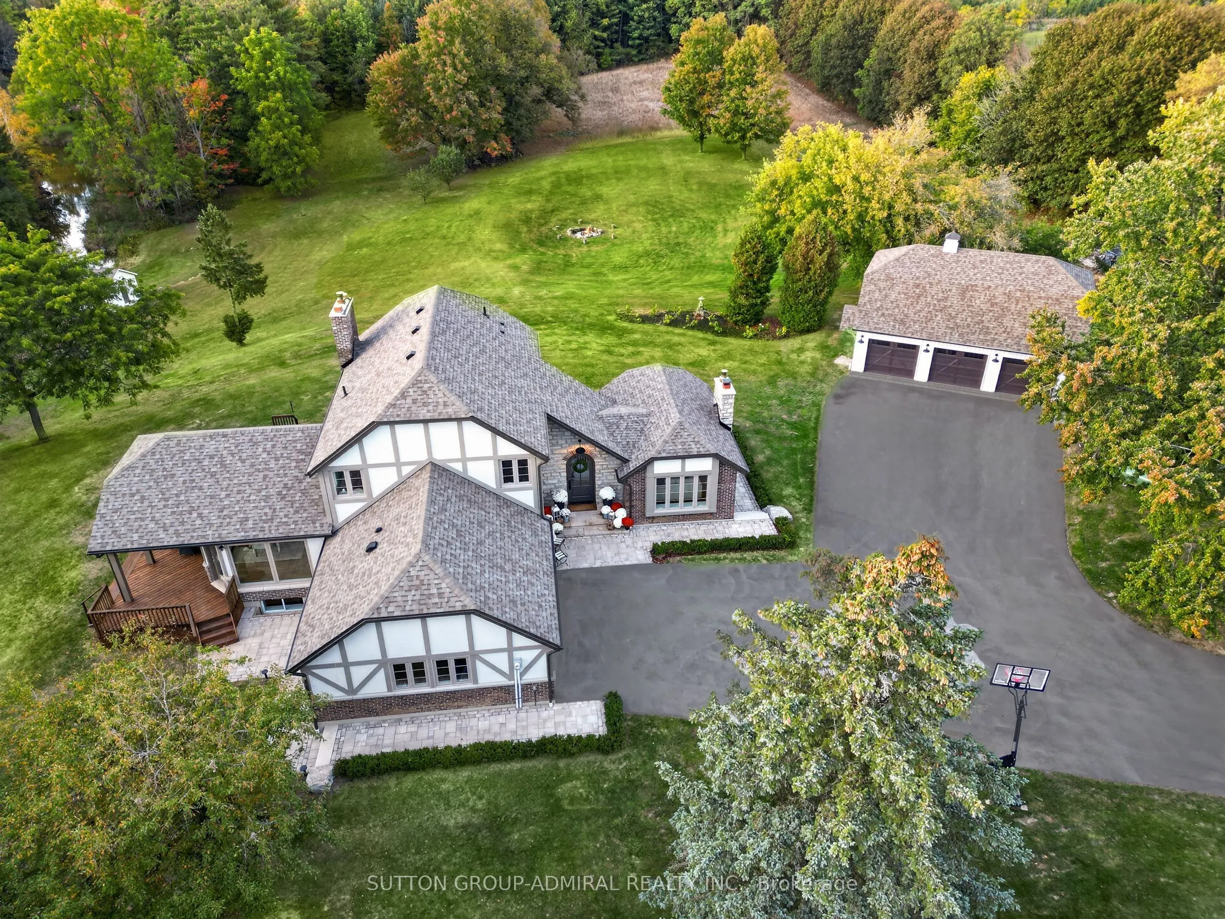 8400 19th Sideroad