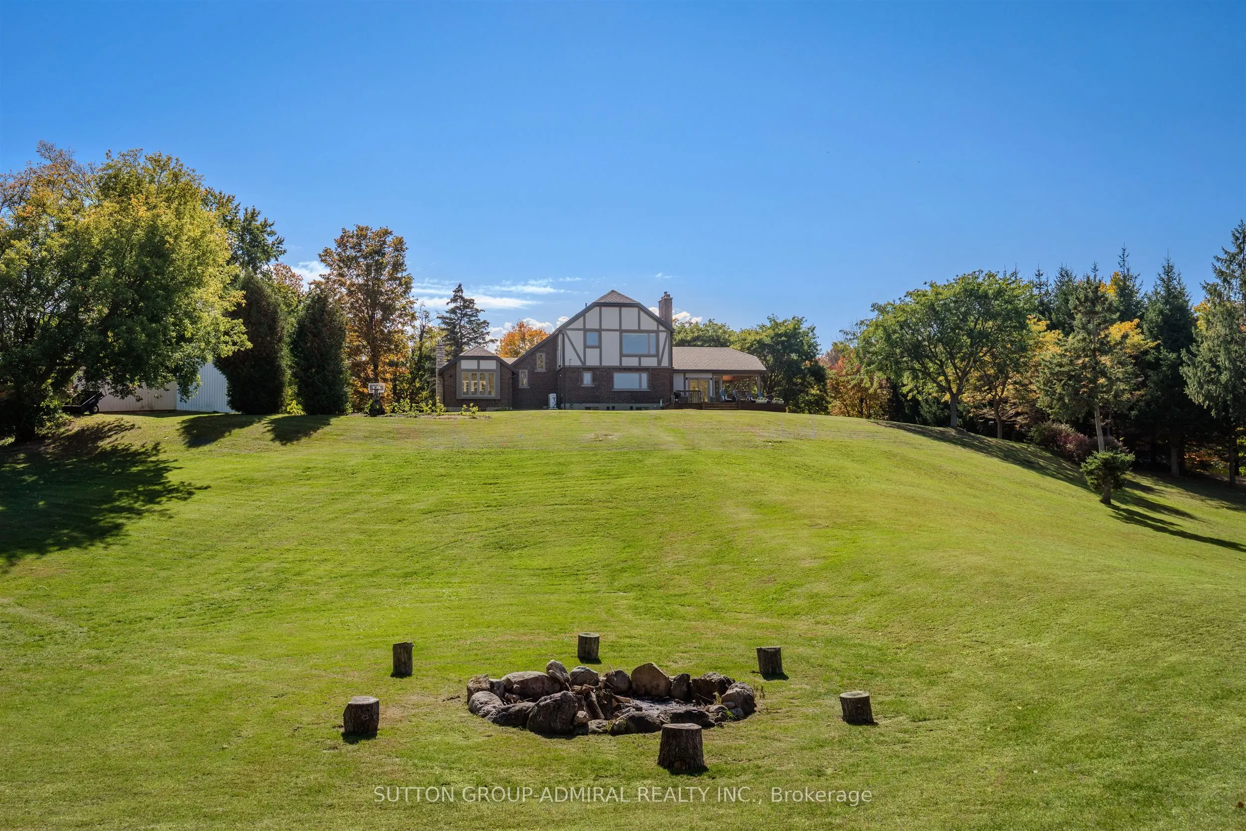 8400 19th Sideroad