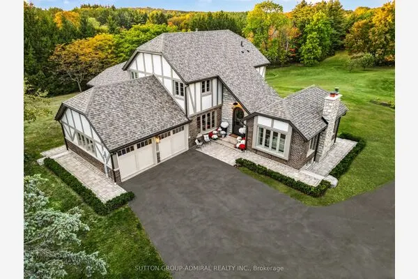 8400 19th Sideroad