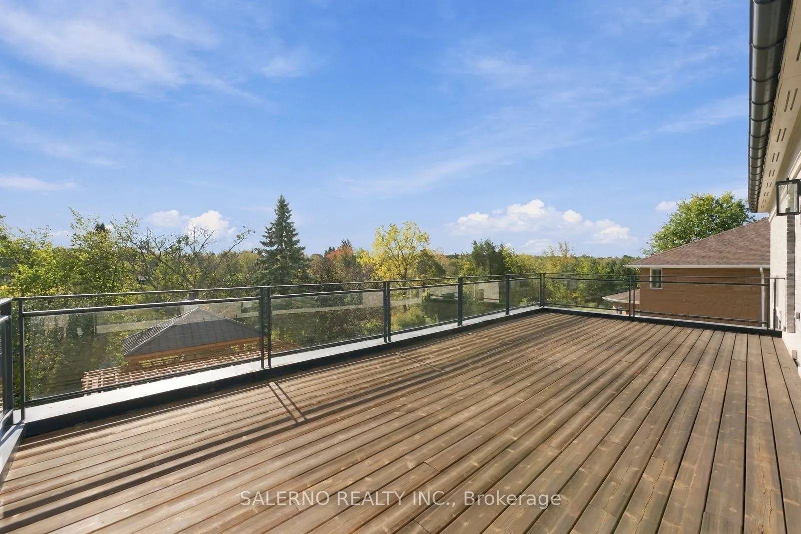 6 Curtis Crescent