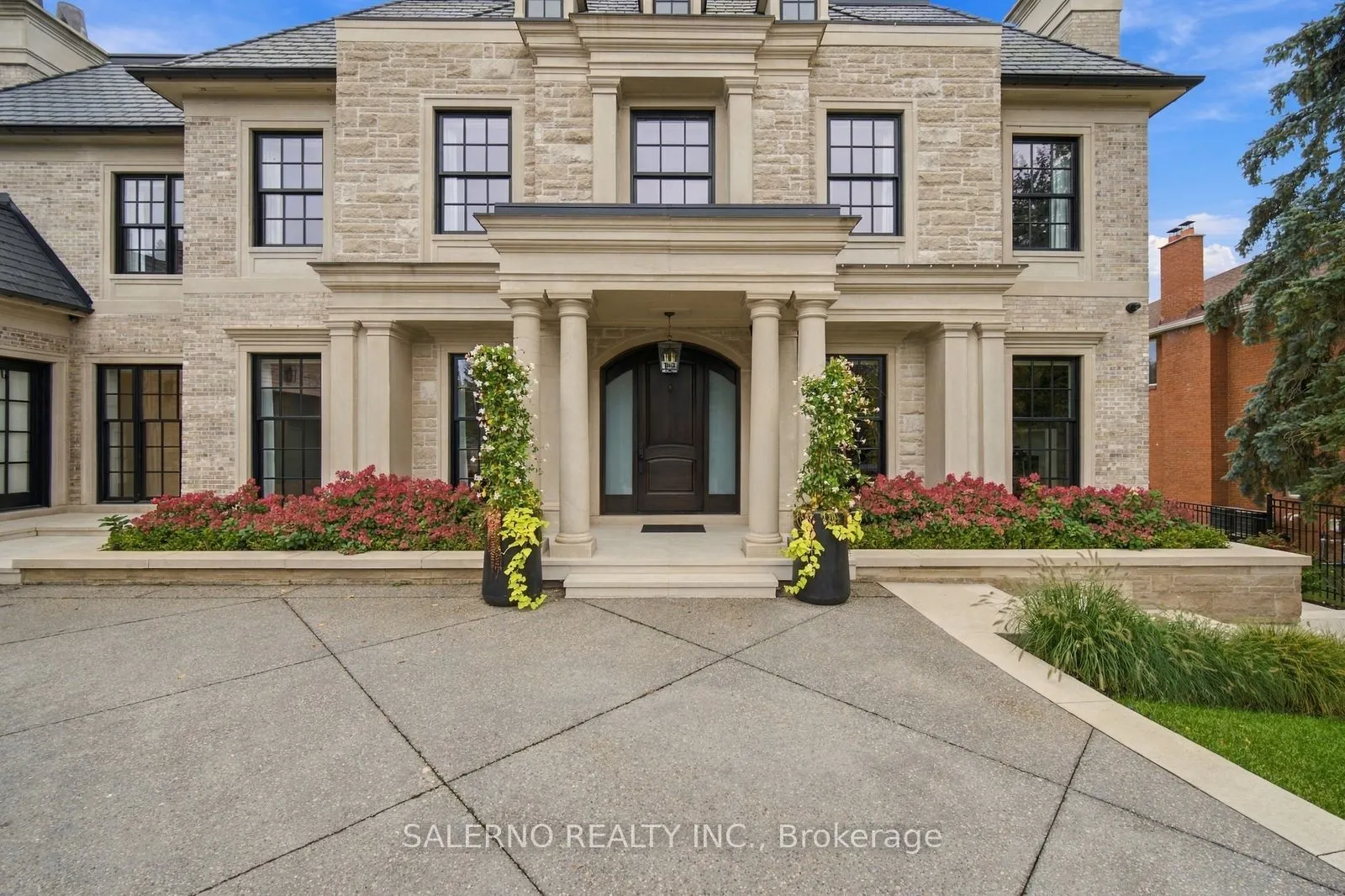6 Curtis Crescent
