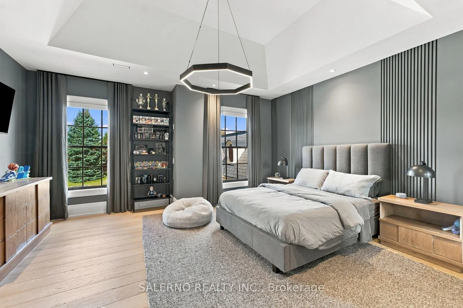 6 Curtis Crescent