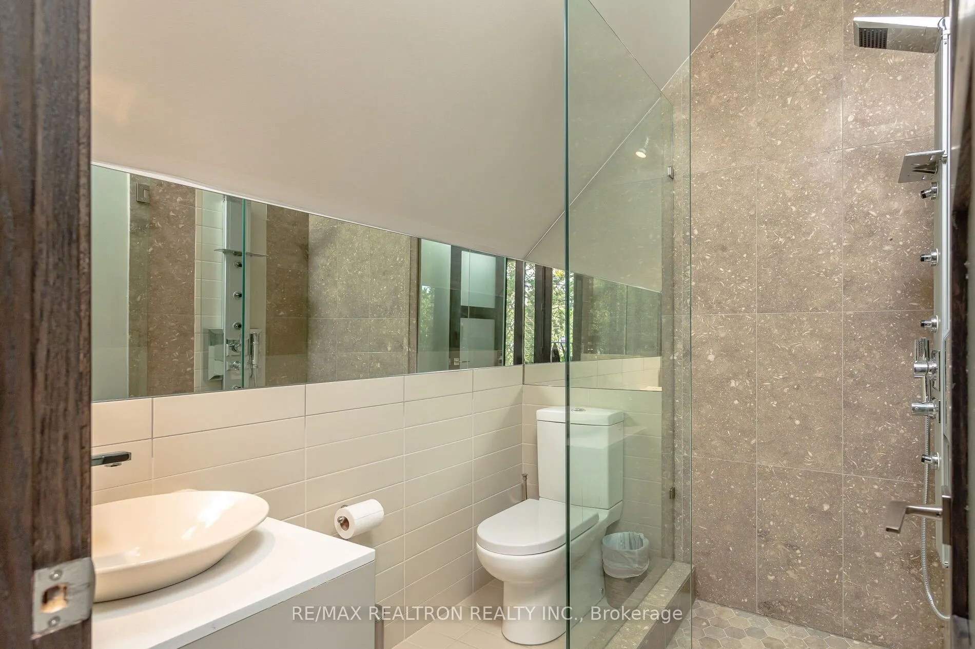 3 Oakbank Road