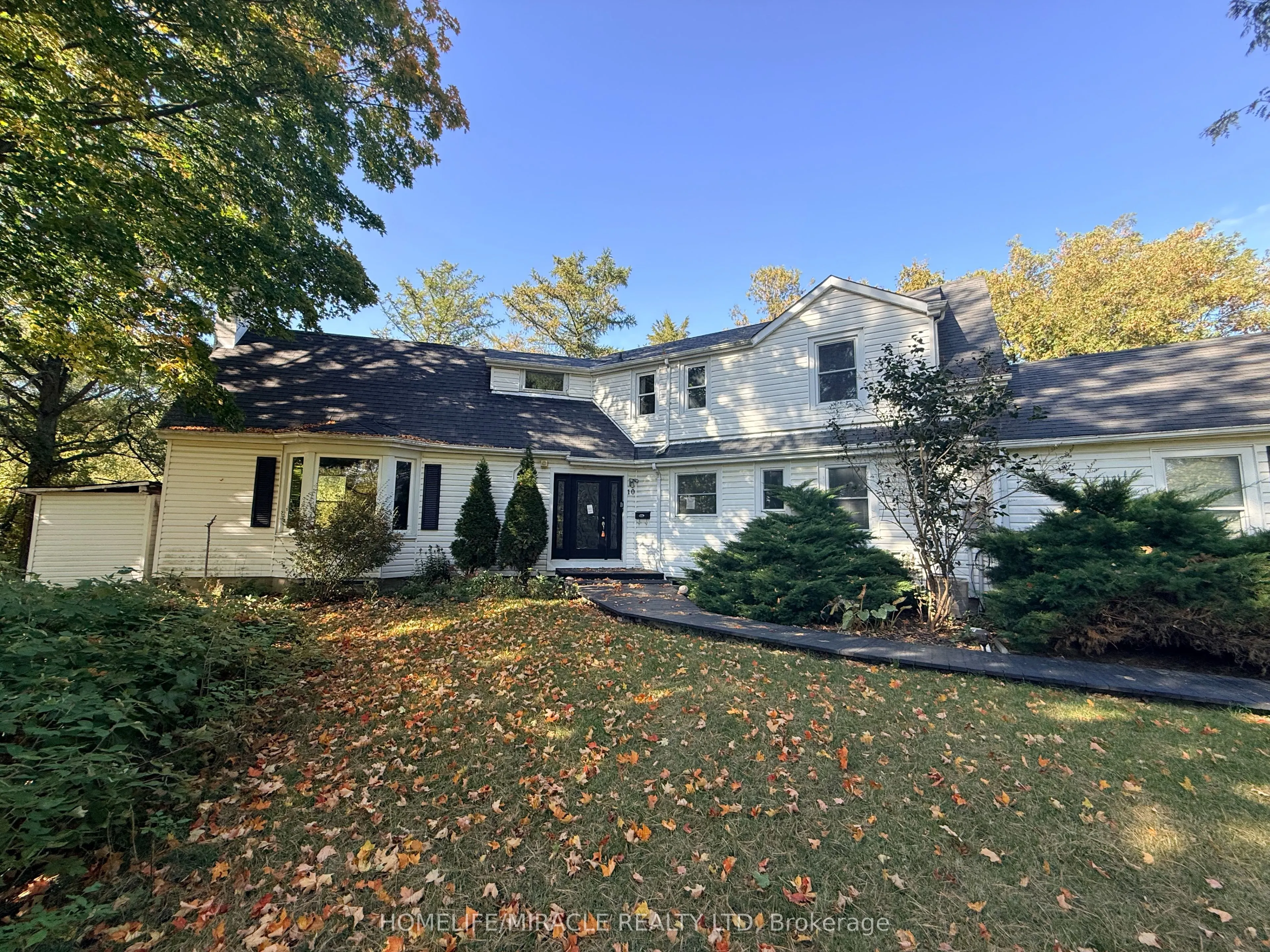 10 Yorkton Boulevard
