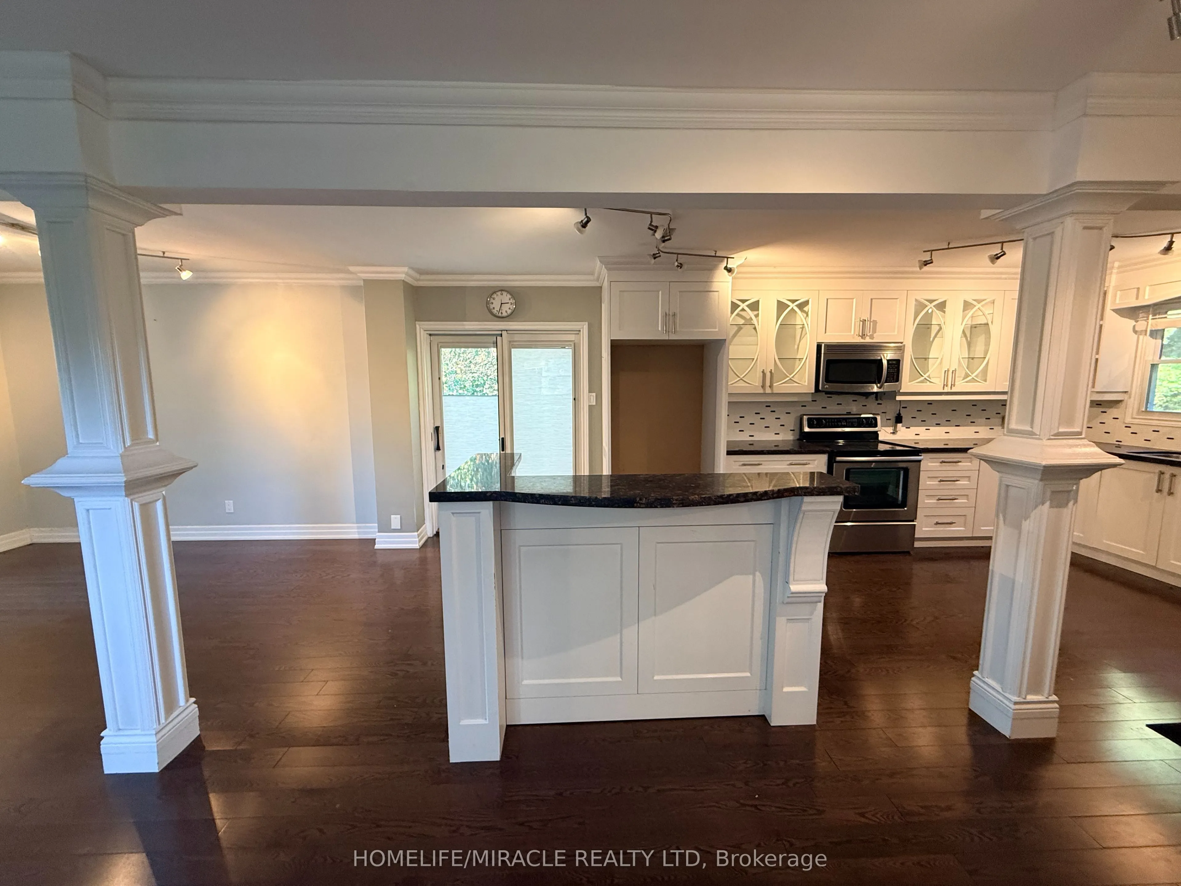 10 Yorkton Boulevard